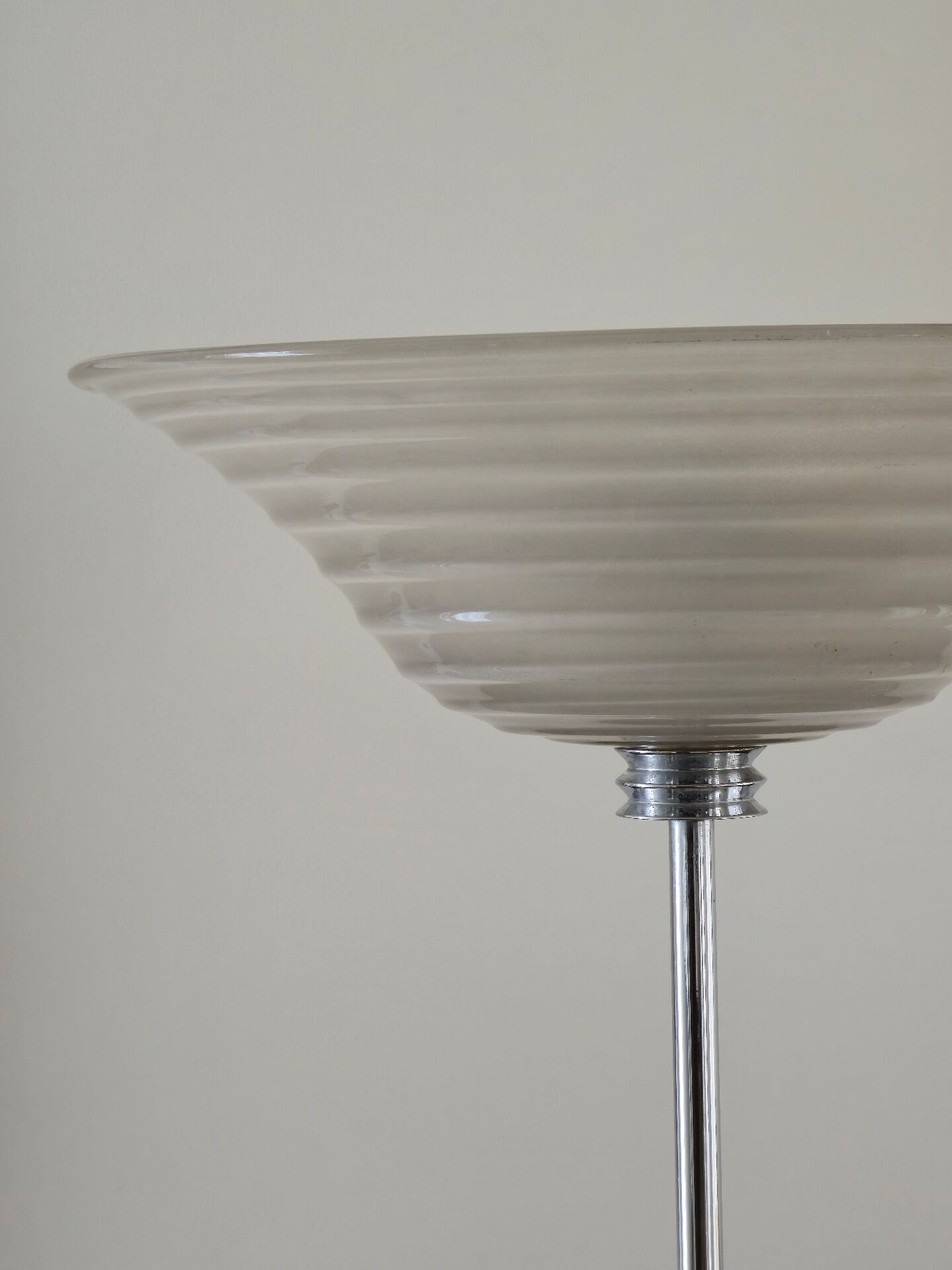 Italian modernist floor lamp from the 1940s.