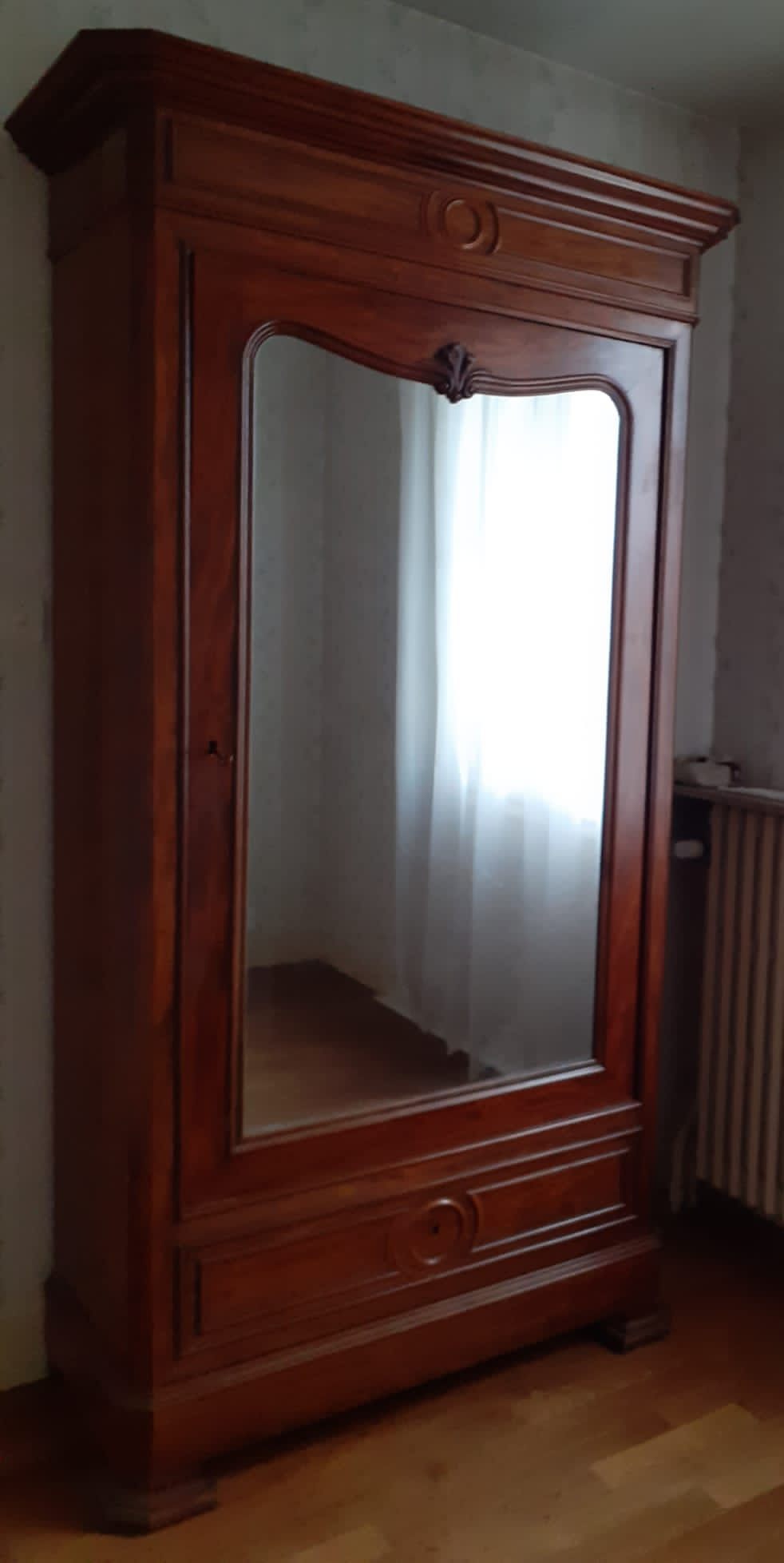 Armoire à glace en acajou