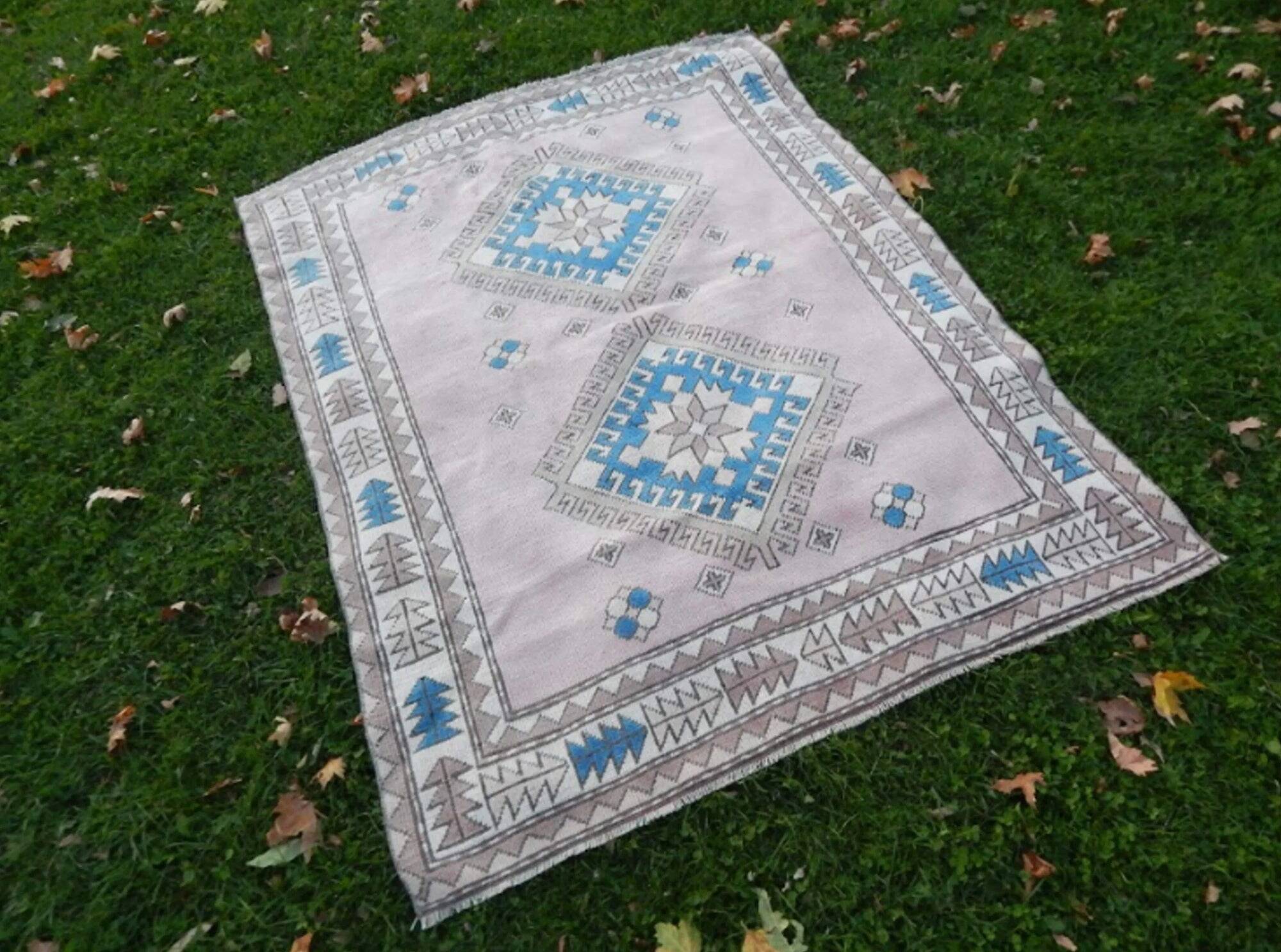 Vintage Turkish Oushak rug 155x190 cm