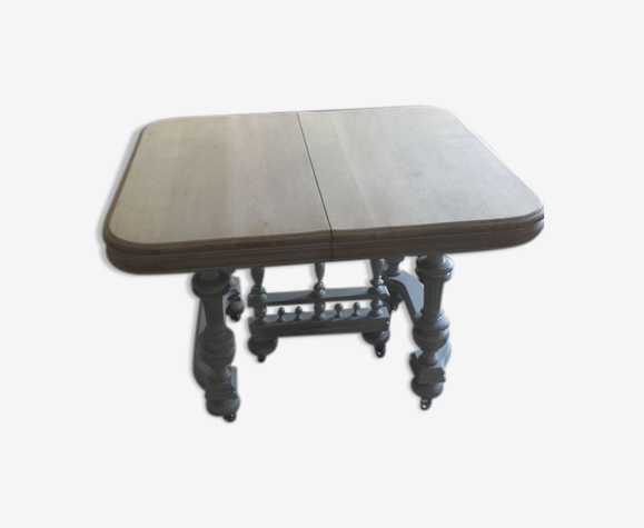 Table ancienne relookée par professionnelle