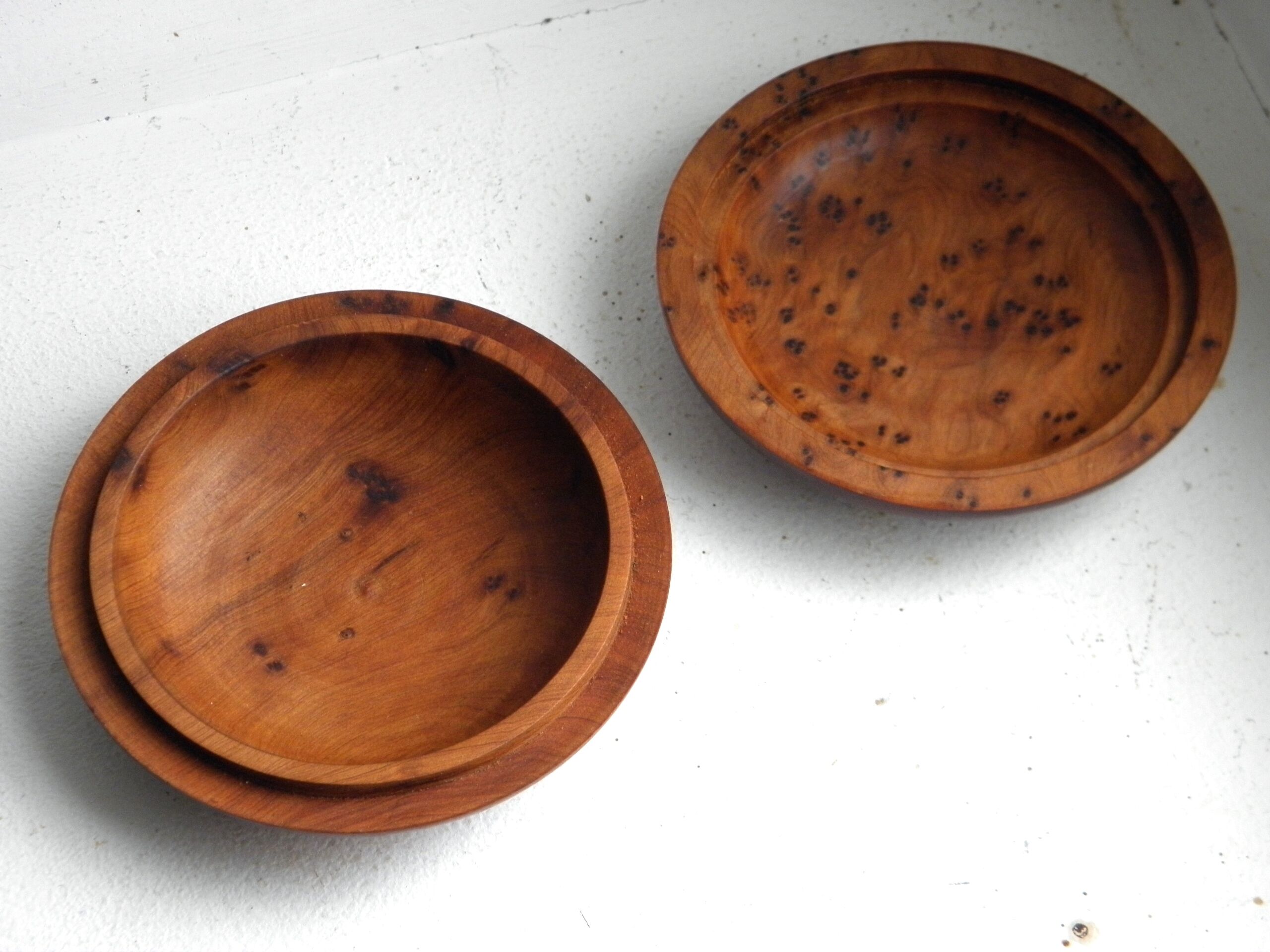 Three boxes in thuya magnifying glass