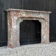 Cheminée régence en marbre gris des Ardennes, XVIIIème siècle