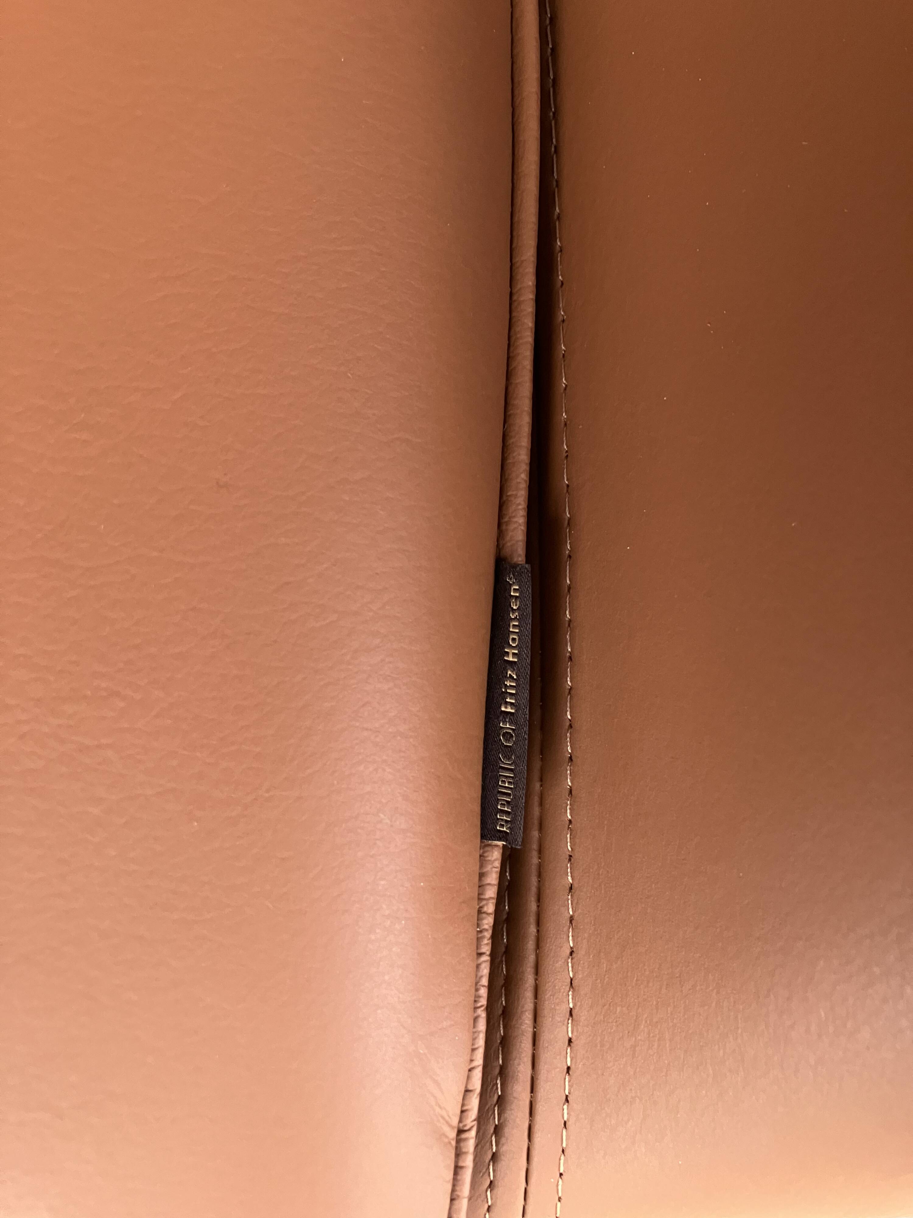 2x Fritz Hansen Egg chair by Arne Jacobsen in Cognac leather, new condition!