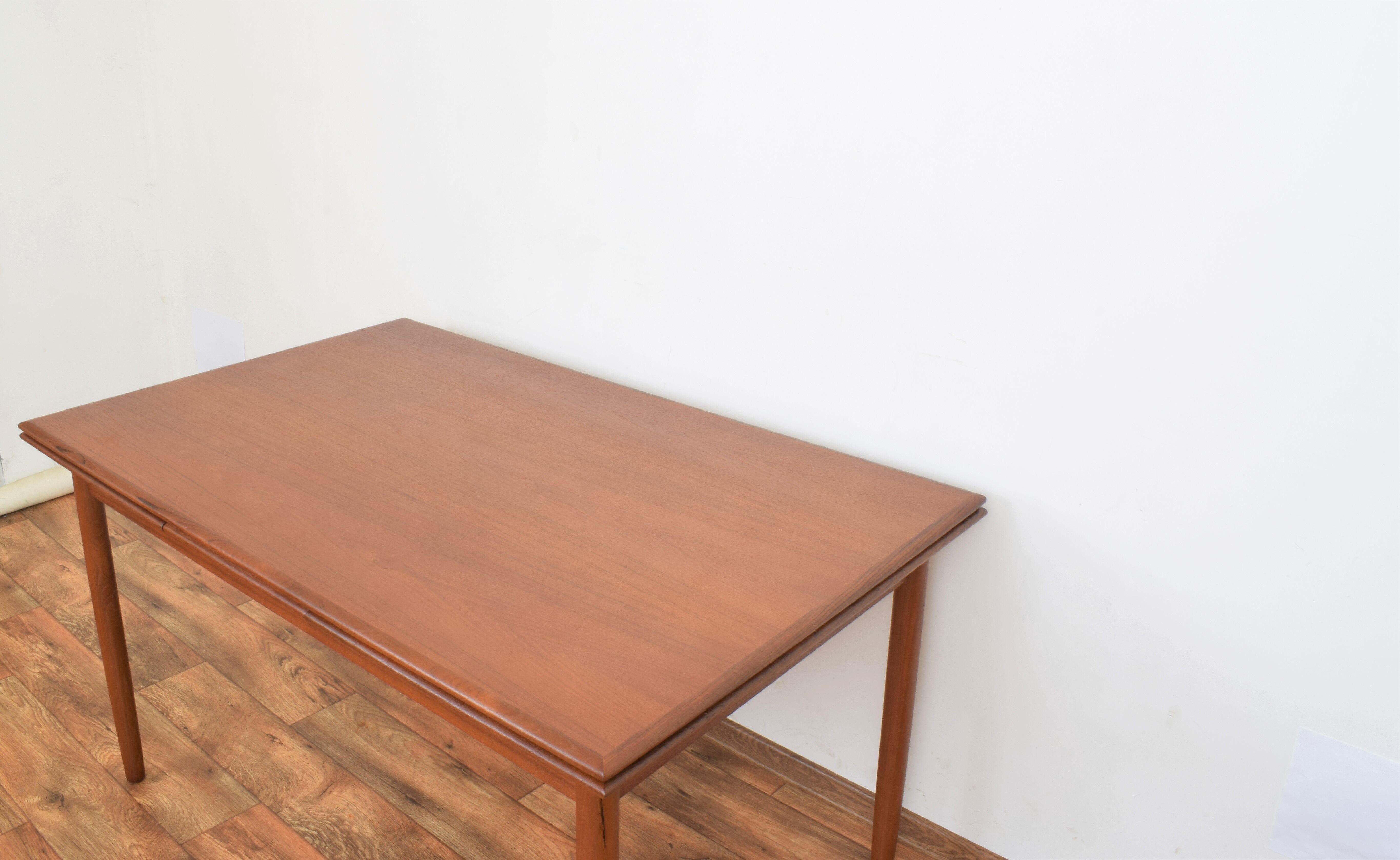 Mid-century danish teak extendable dining table, 1960