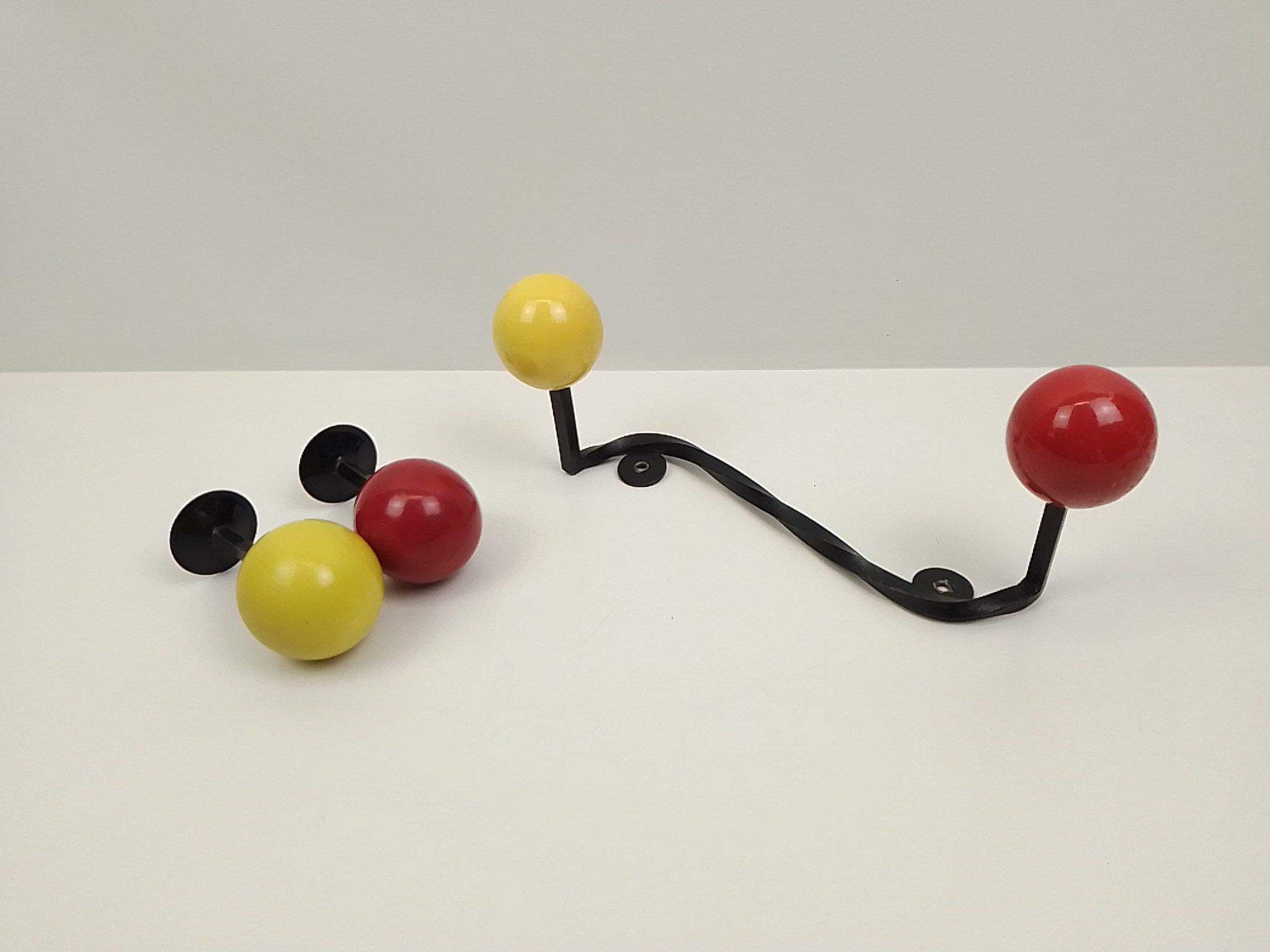 Vintage hook 2 hooks and 2 individual hooks in black metal and tricolor wood