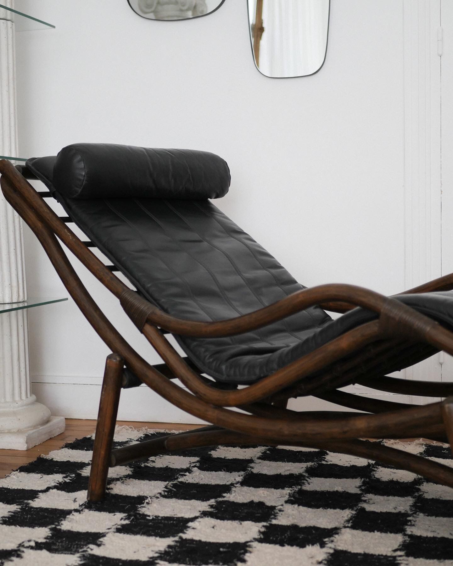 Rattan chaise longue