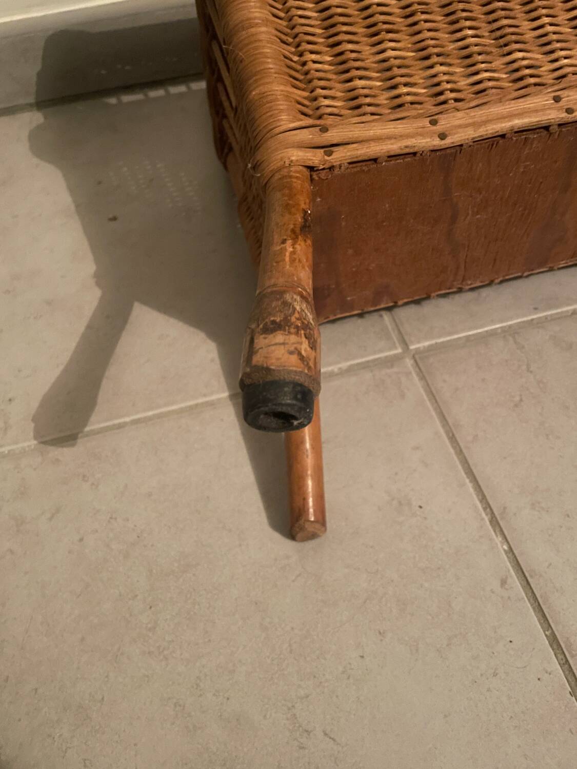 Vintage rattan magazine rack with side shelf - Bohemian style