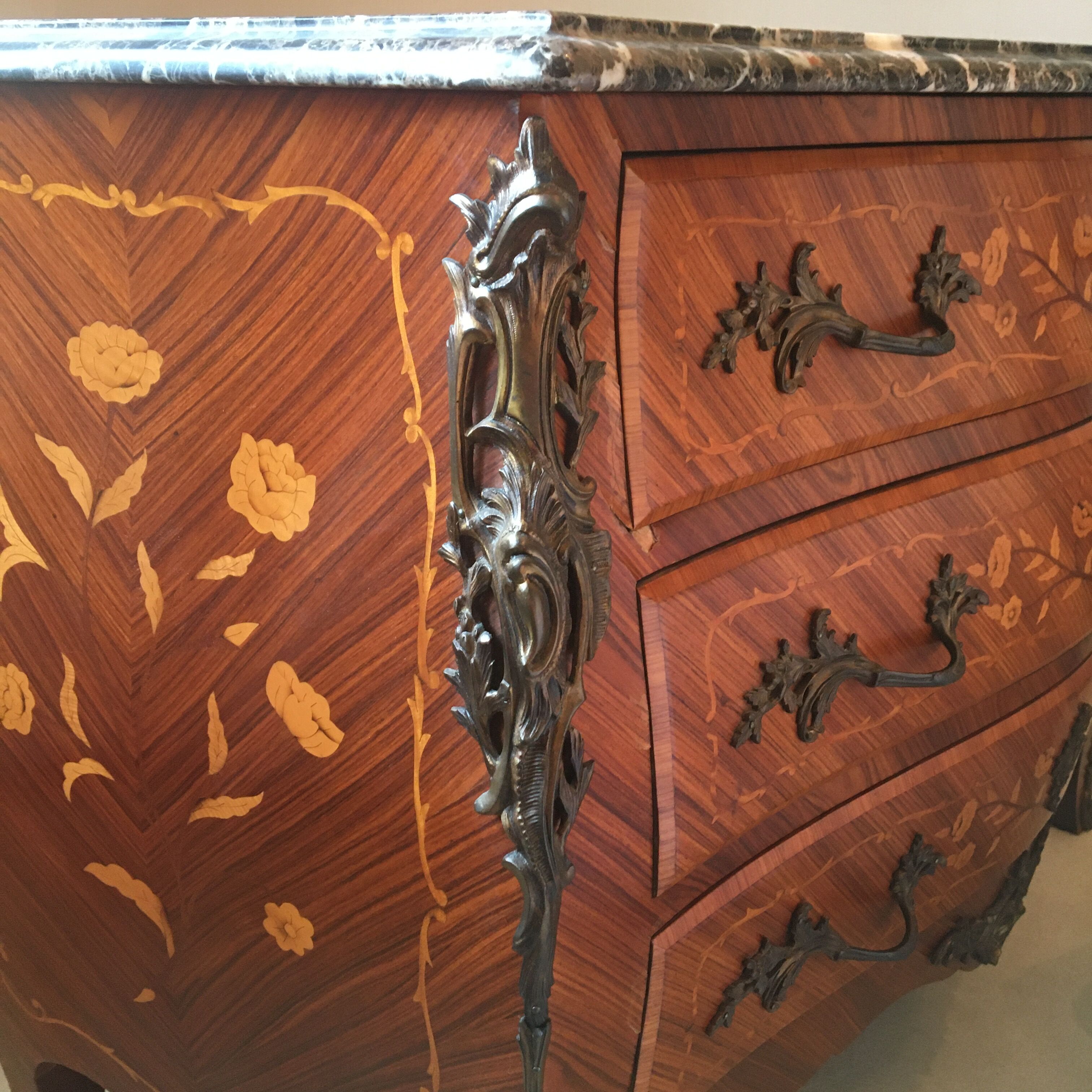 Commode tombeau marqueterie style louis xv