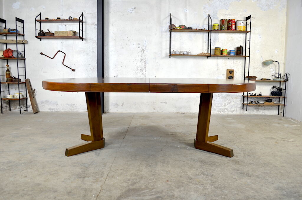 Vero meal table in vintage walnut 1960