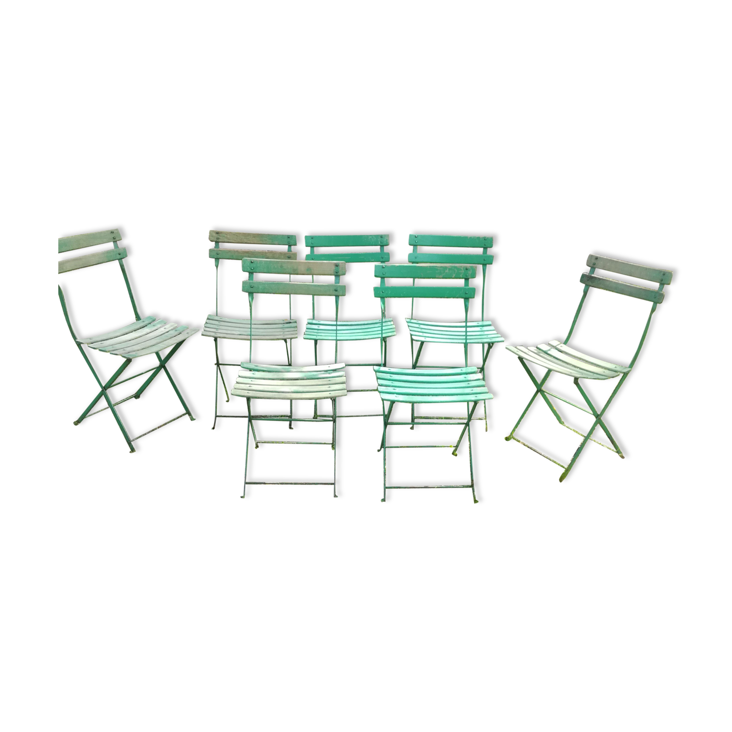 Sept chaises de jardin anciennes
