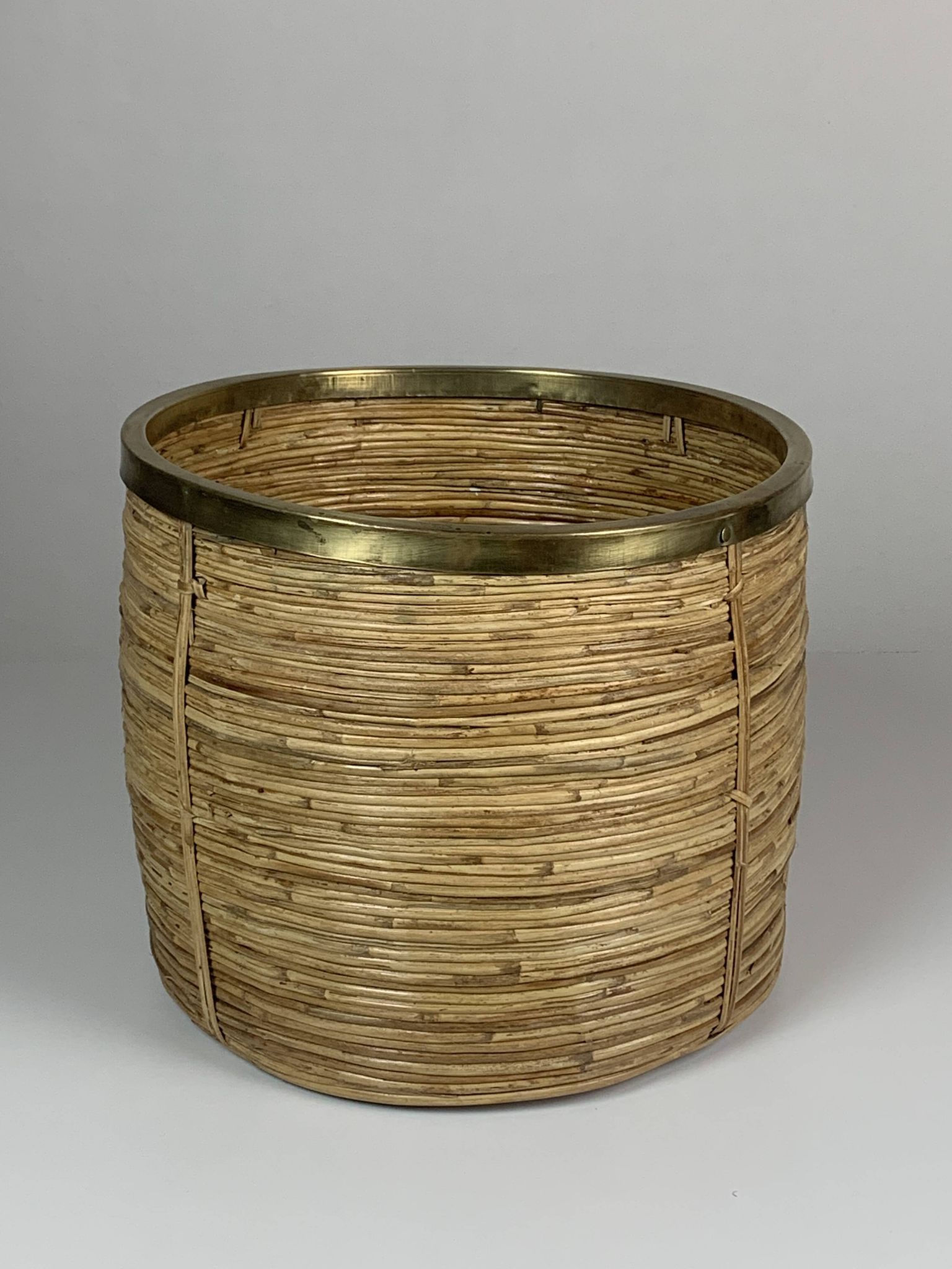 Set of 5 rattan pencil reed and brass plant holder baskets, Italy 1970s