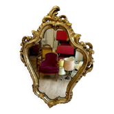 Vintage wall mirror in Louis XV / Baroque style – Carved wooden frame in gold.