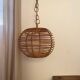 Suspension en rotin vintage