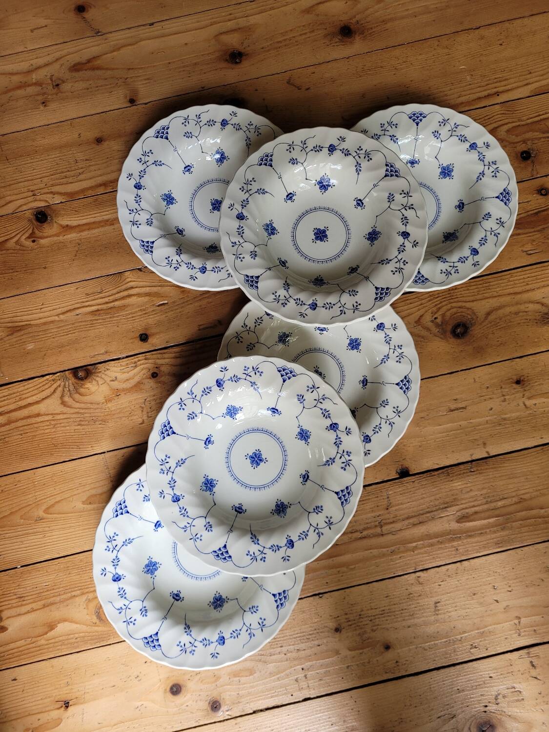 Lot n°2 of 6 Myott Finlandia soup plates
