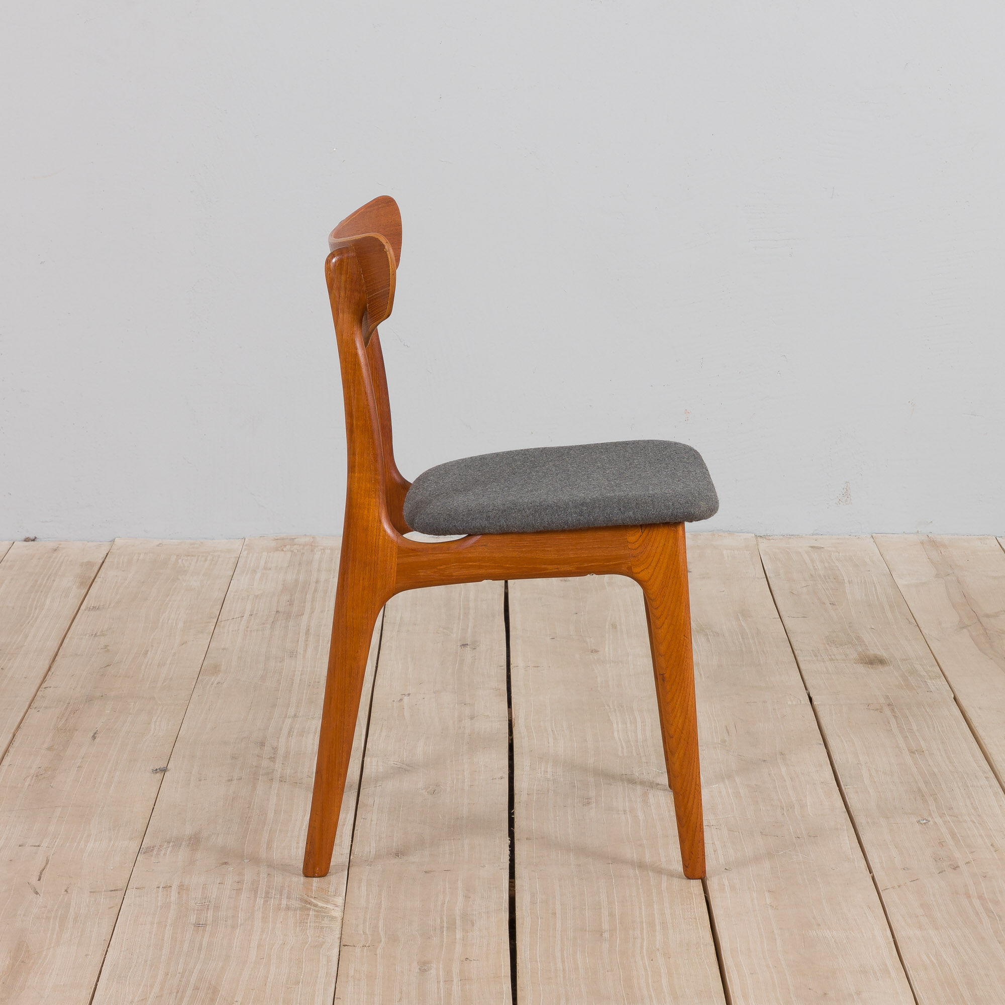 Set of 4 Schønning & Elgaards Danish teak chairs in gray wool upholstery