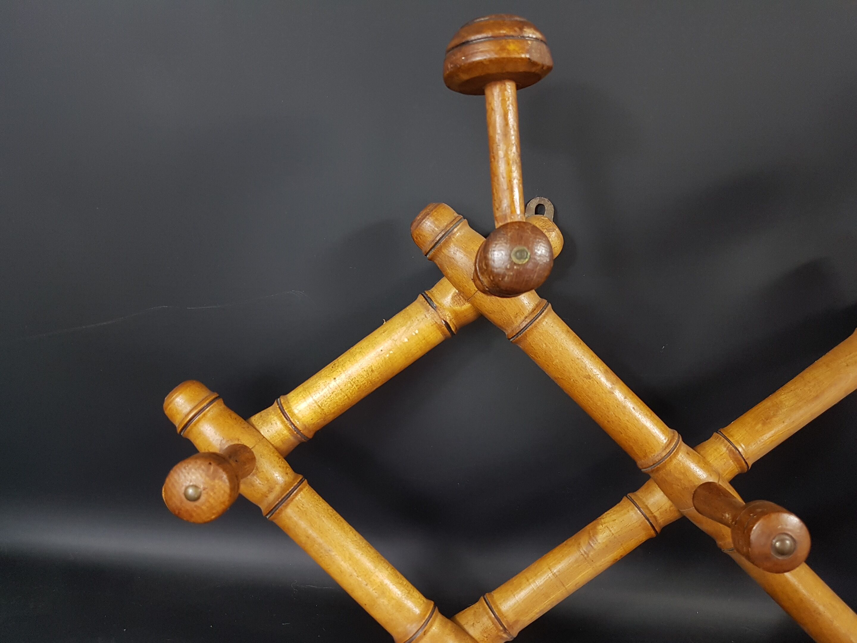 Former Coat Carrier / Wooden Wall Carrier Saon Bamboo Adjustable