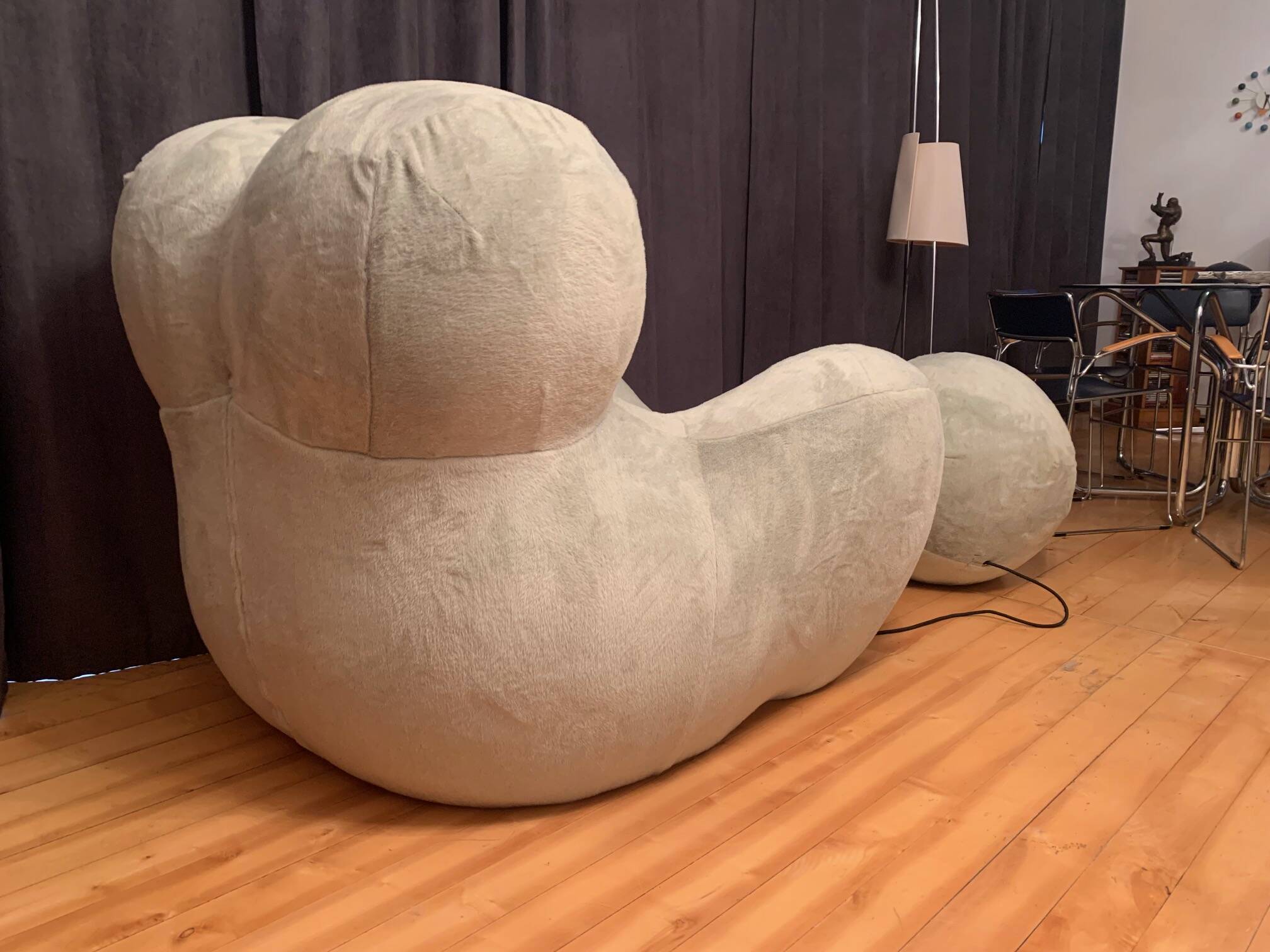 Big Mama" armchair designed by Gaetano Pesce, UP limited 40, B&B Italia