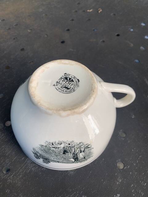Coffee service, in earthenware with country motif, Boch La Louvière Belgium