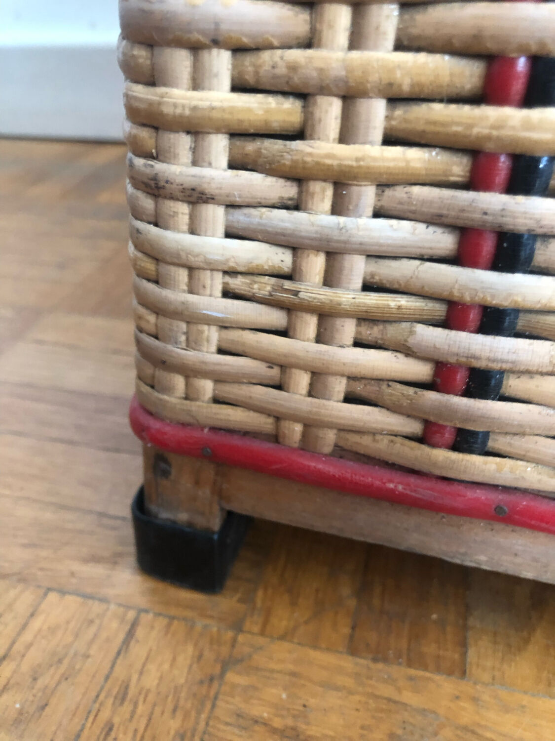 Rattan chest stool