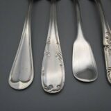 Lot de 6 fourchettes en métal argenté anciennes dépareillées pour une table chic