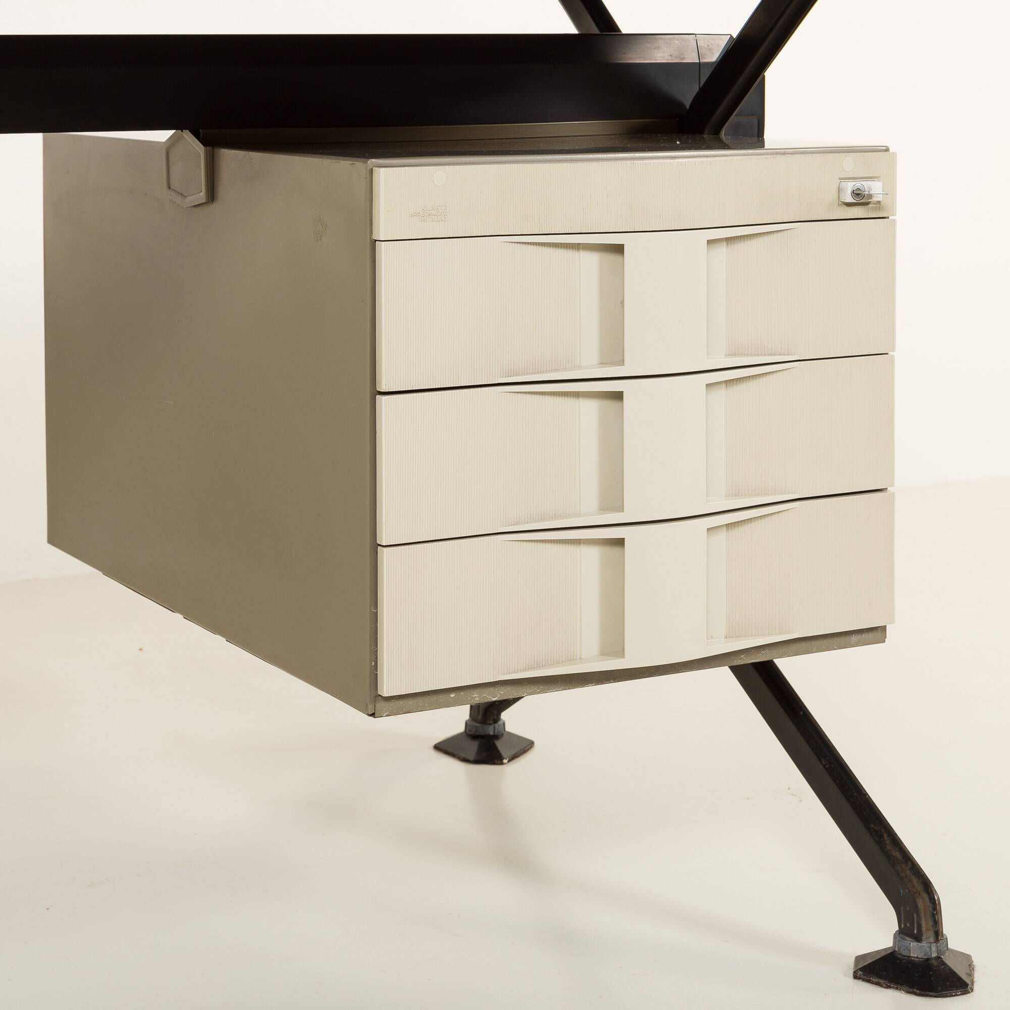 Bureau Olivetti XL des années 1970, Italie