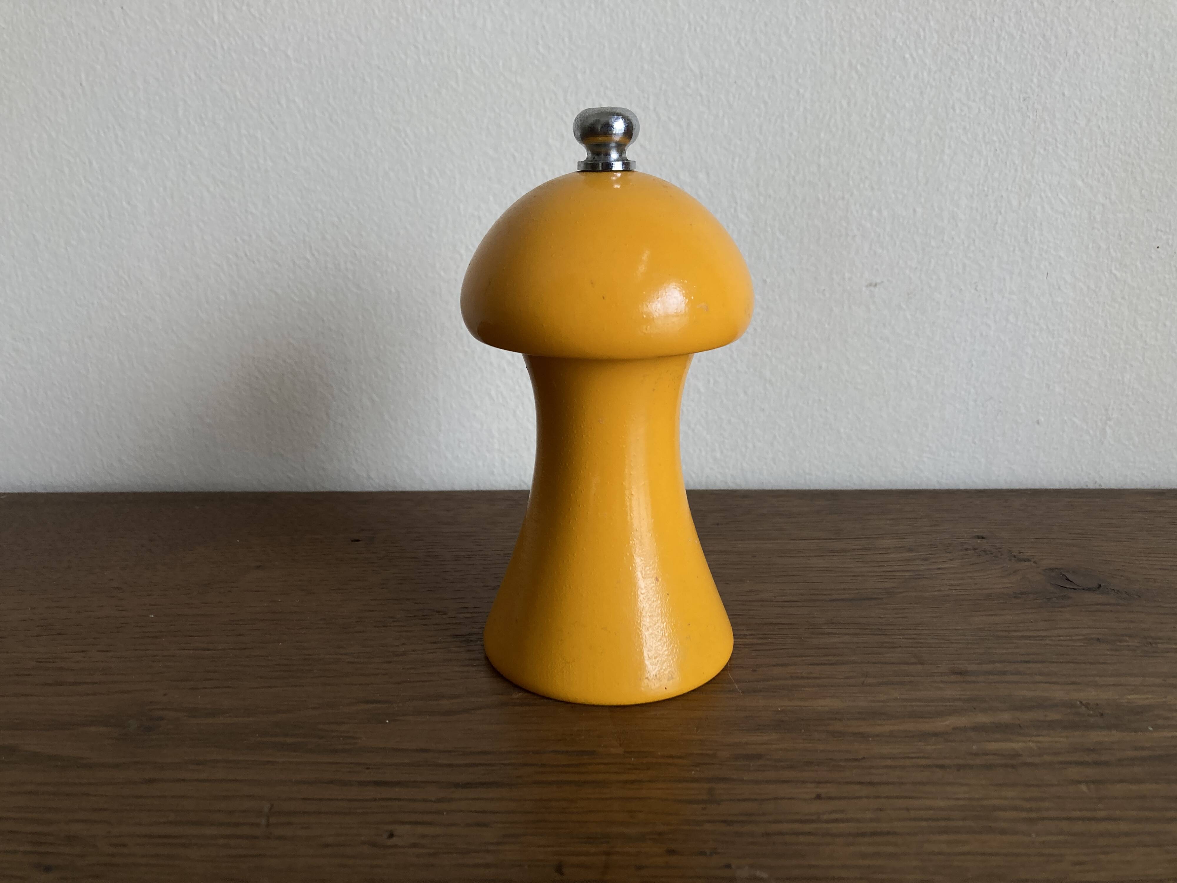 Borel pepper mill design 1970 pepper mill in lacquered wood