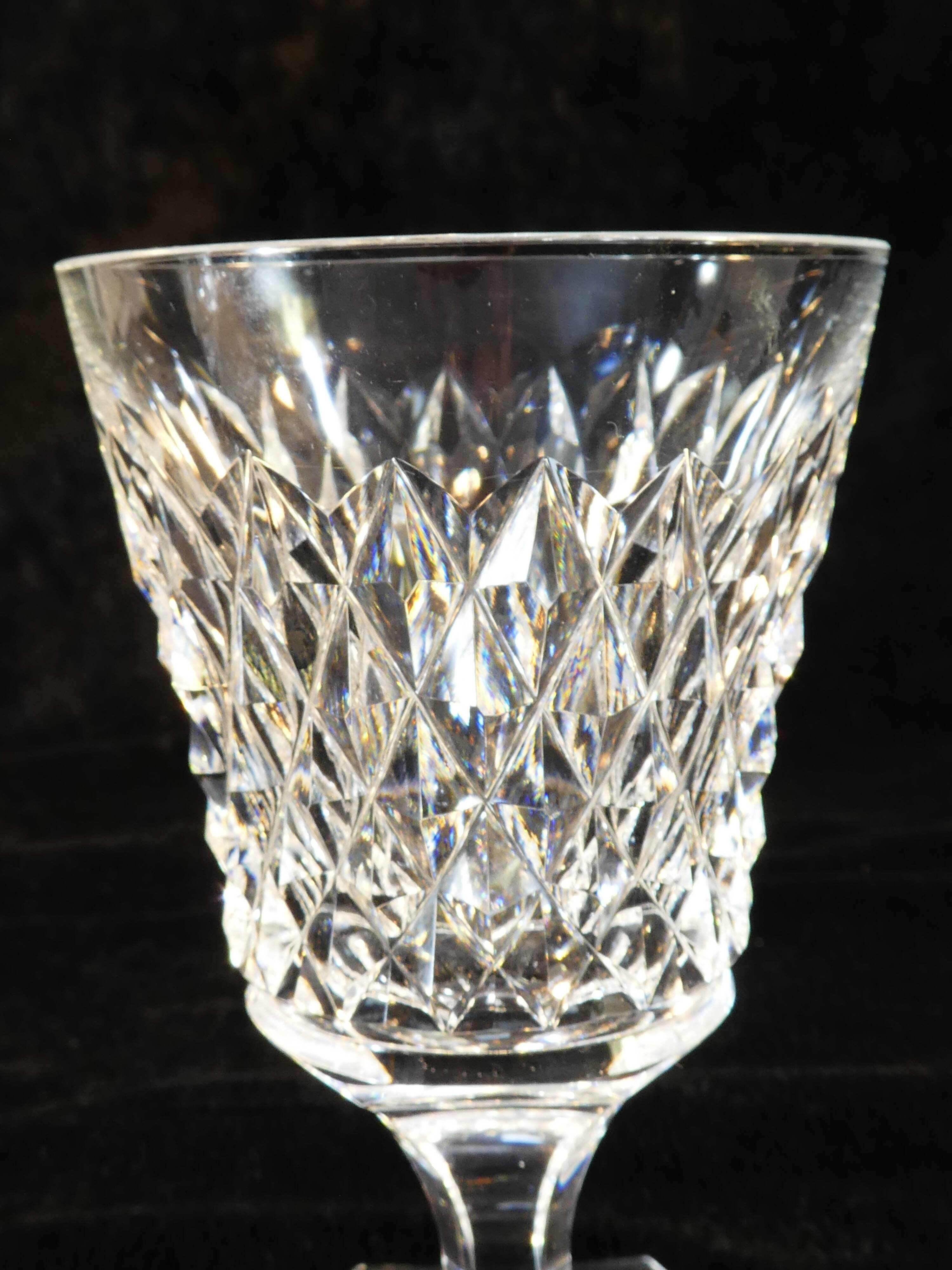 11 wine glasses in Crystal cut with diamond tip CRISTALLERIE DE LORRAINE