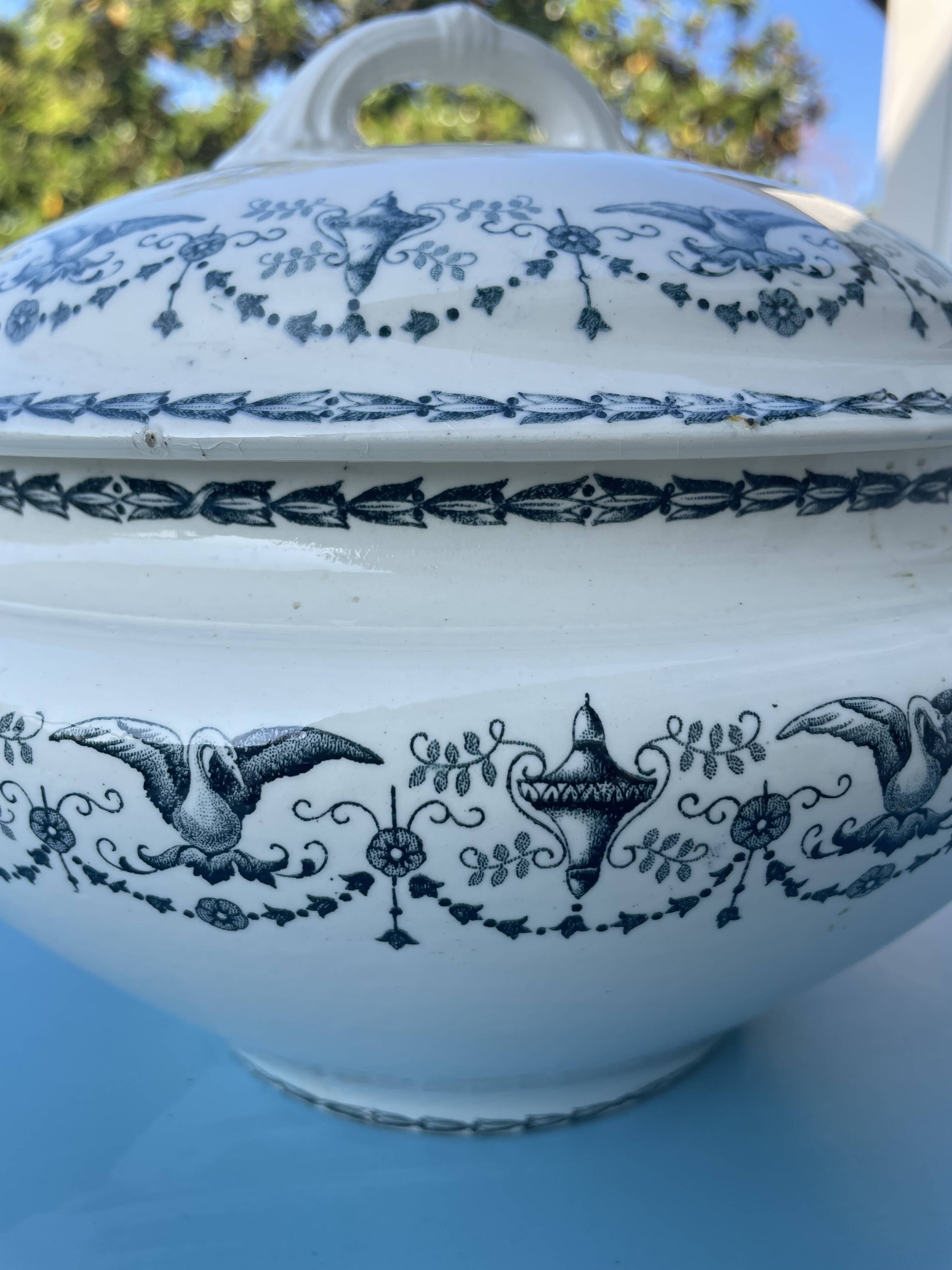 Soupière ronde modèle Primerose oiseaux demi porcelaine Badonviller