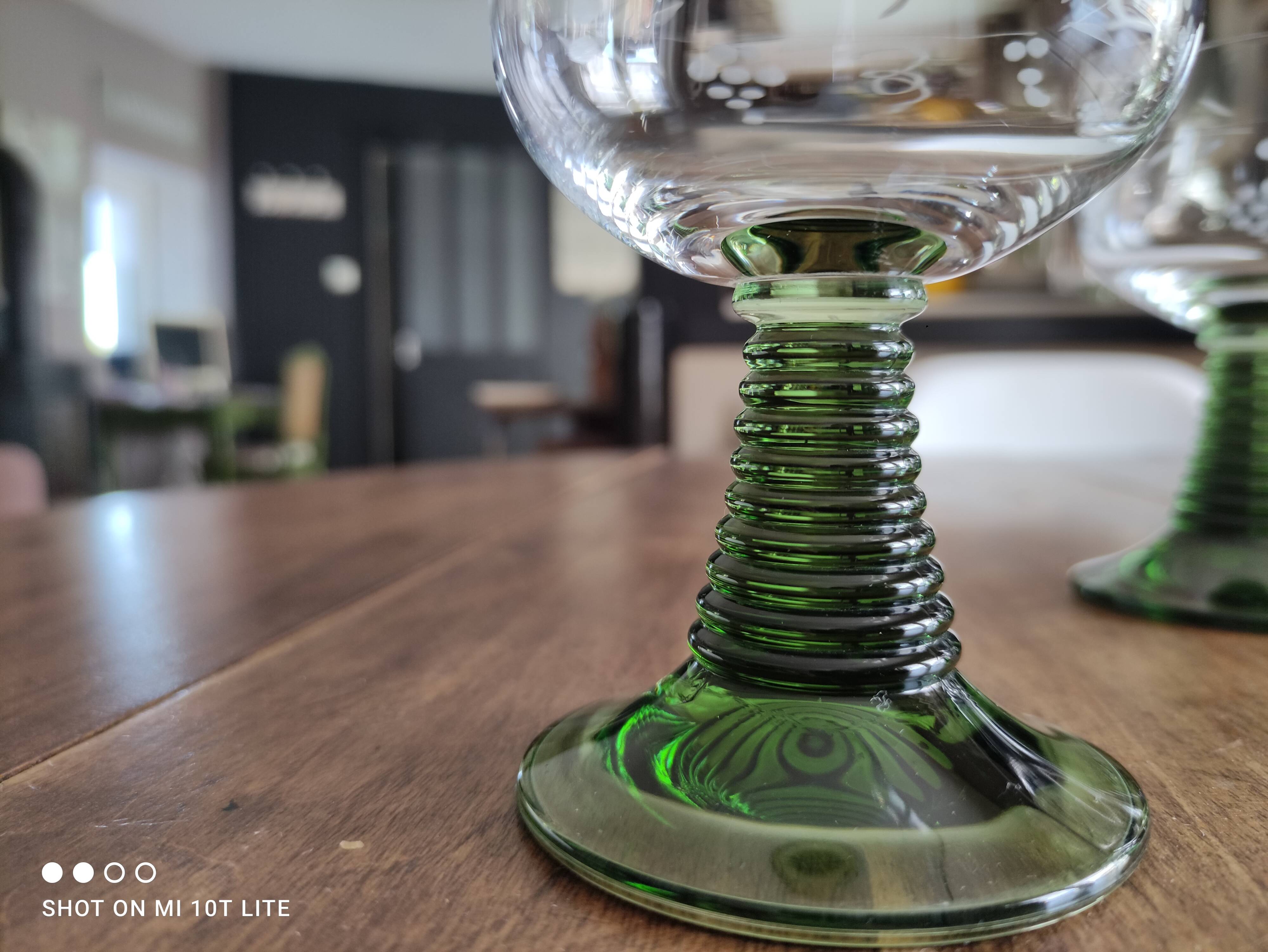 Set of 6 Alsatian wine glasses in chiseled crystal with green turned foot