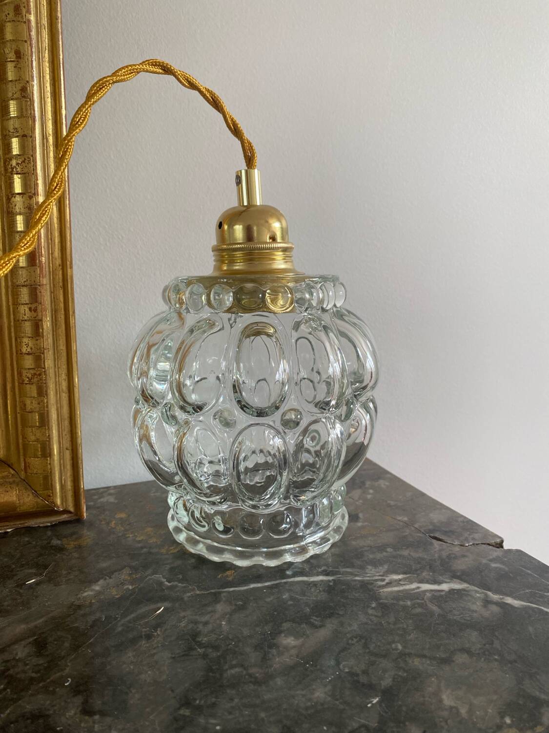 Suspension with vintage glass globe