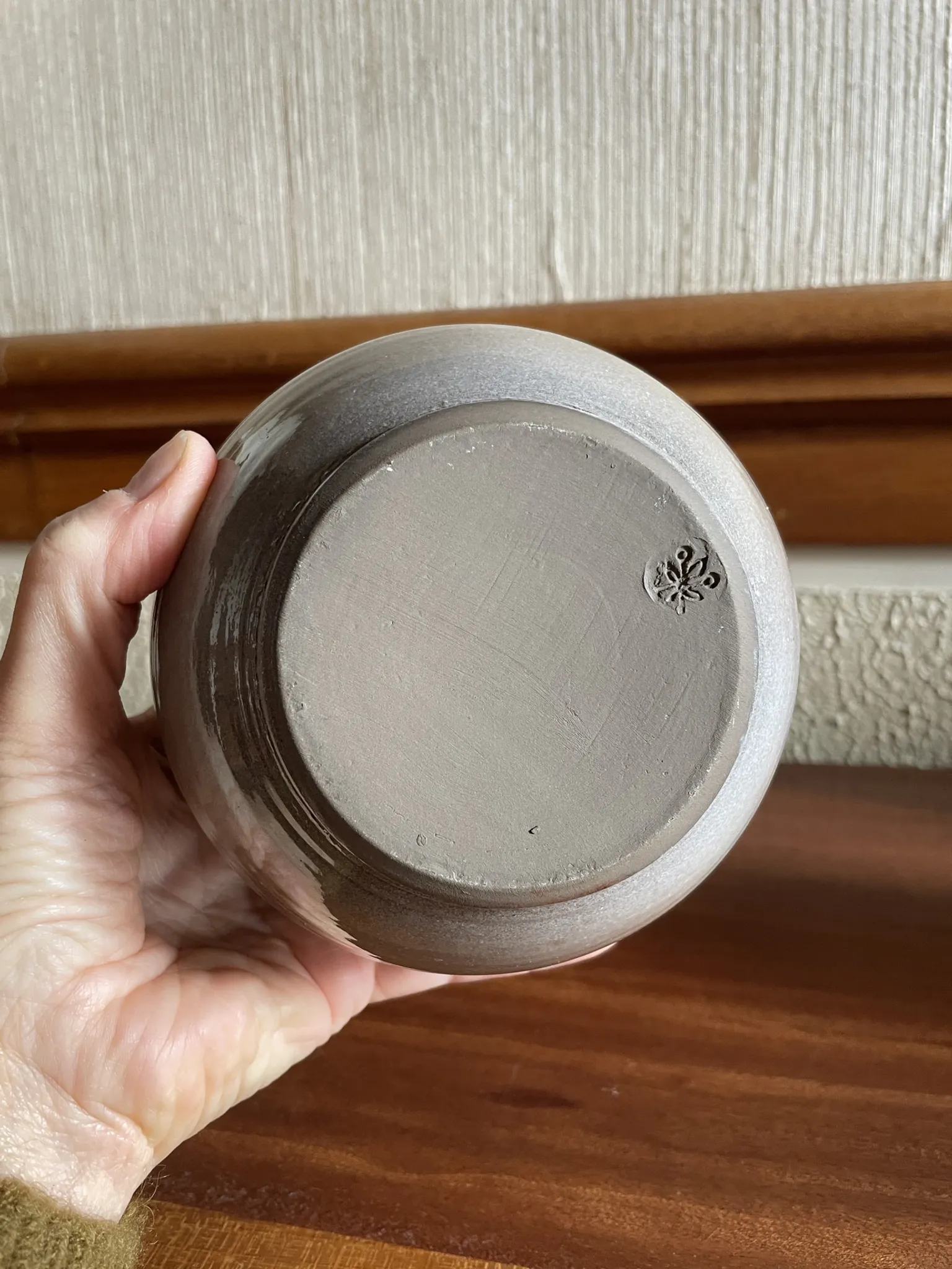 Ball vase pottery Millian