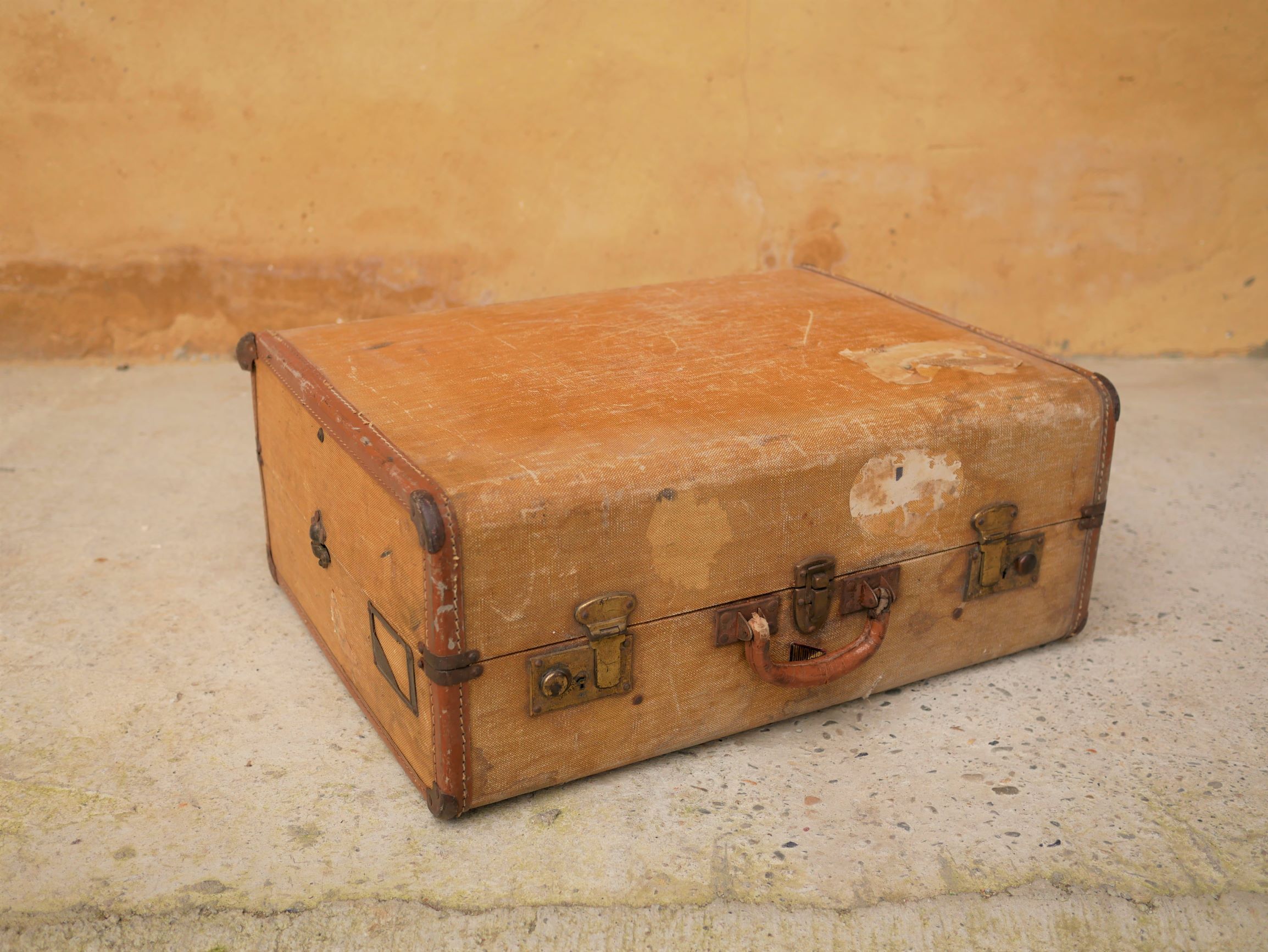 Yellow vintage case