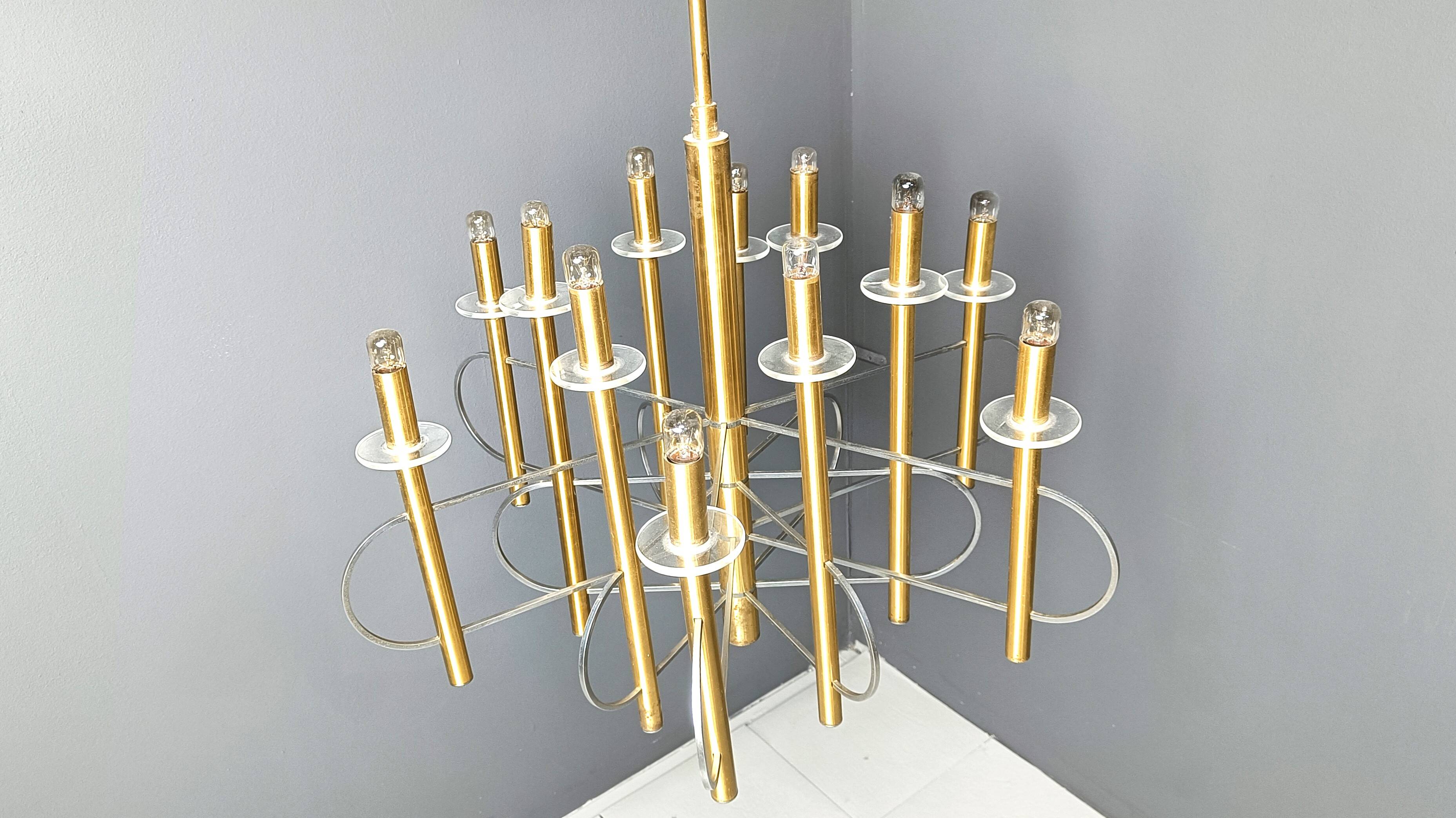 Sculptural chandelier by Gaetano Sciolari, 1970.