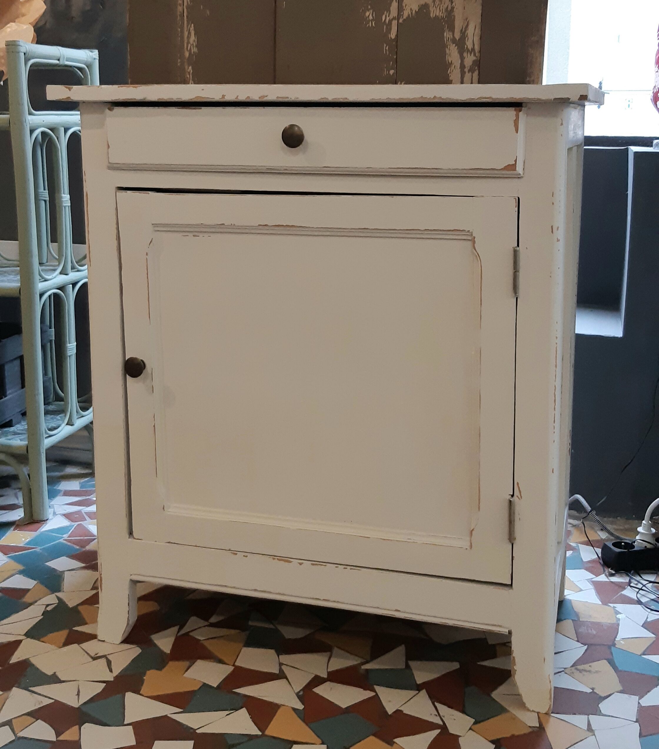 Parisian buffet white chalk jam