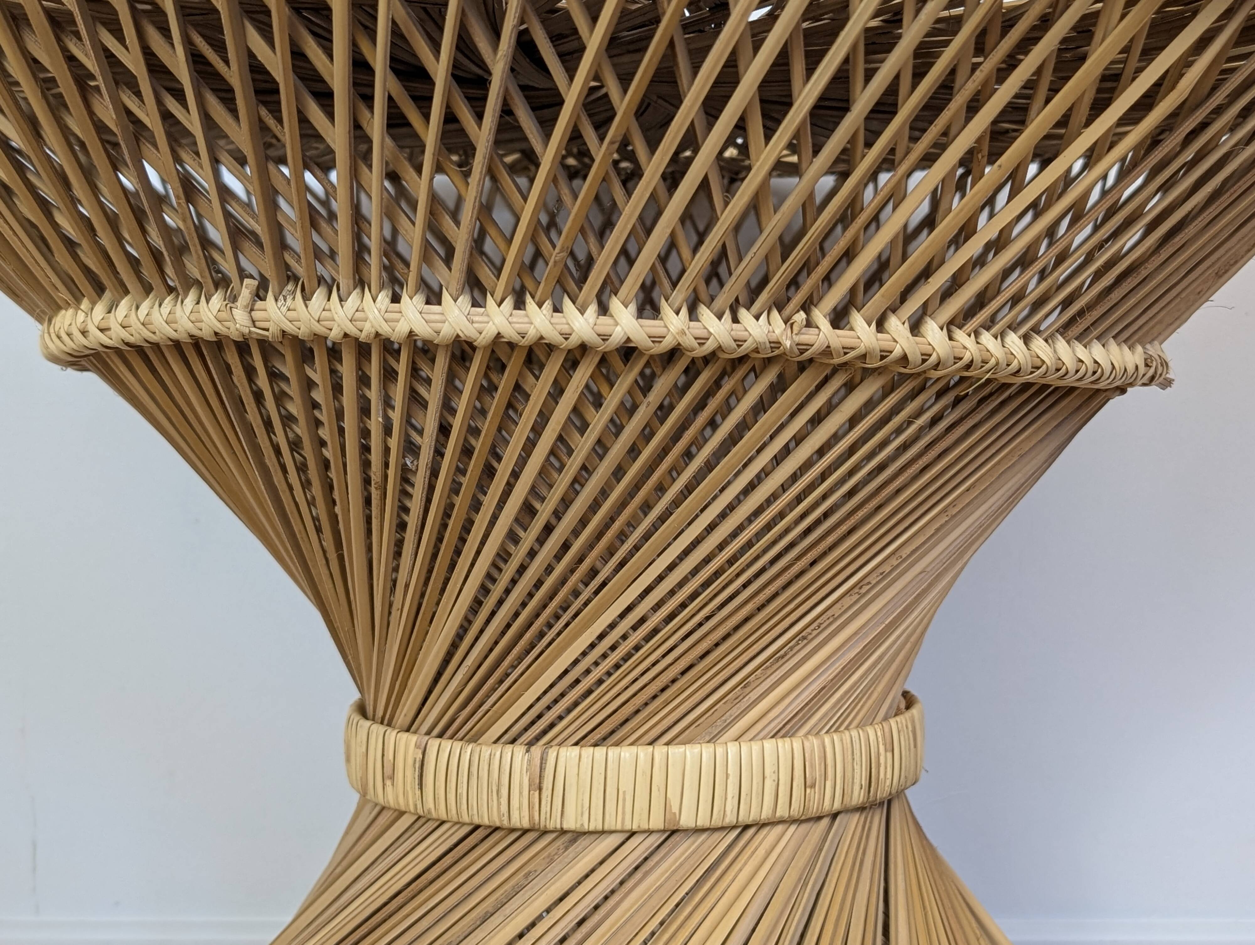 Diabolo rattan coffee table