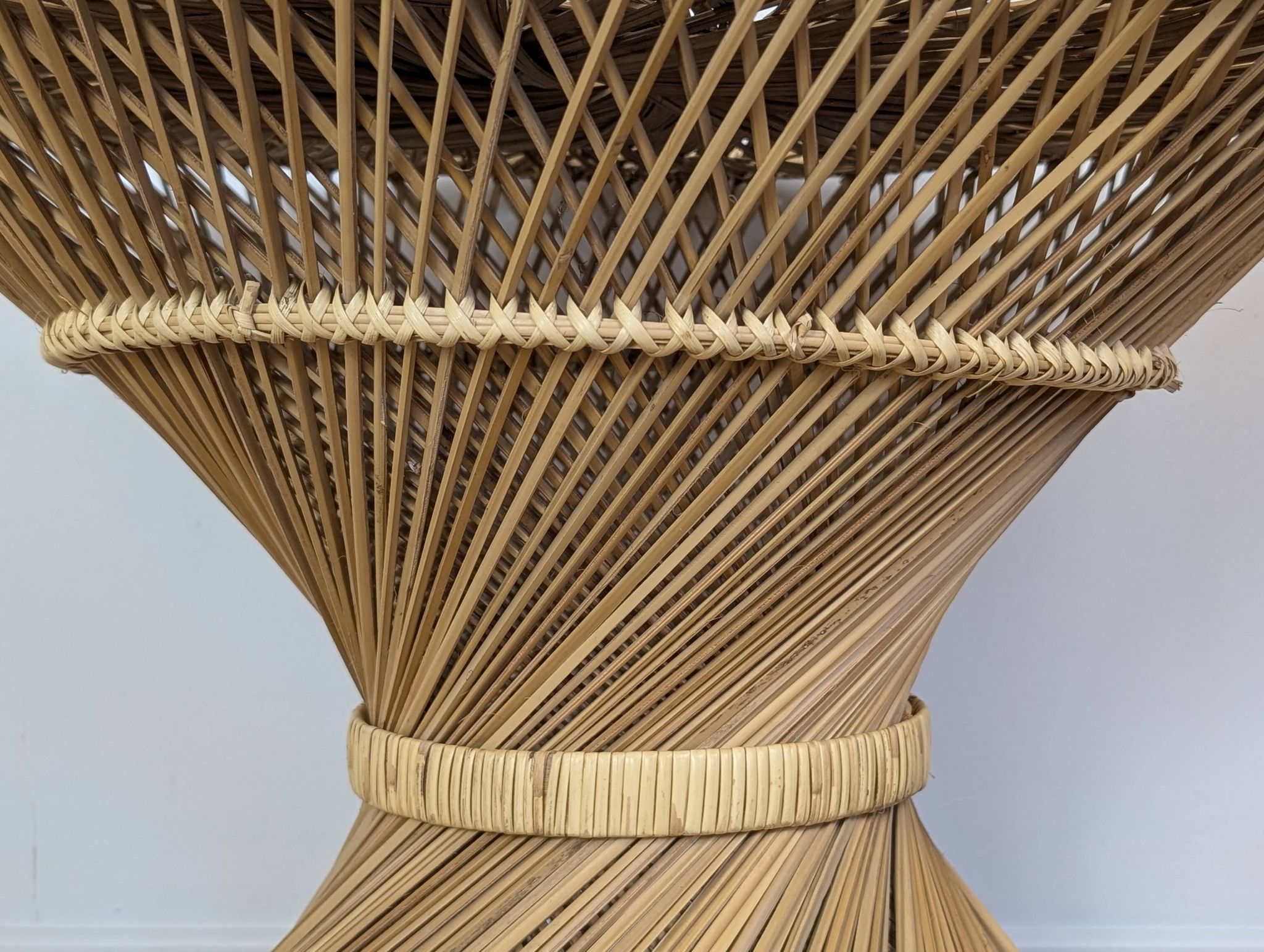Diabolo rattan coffee table