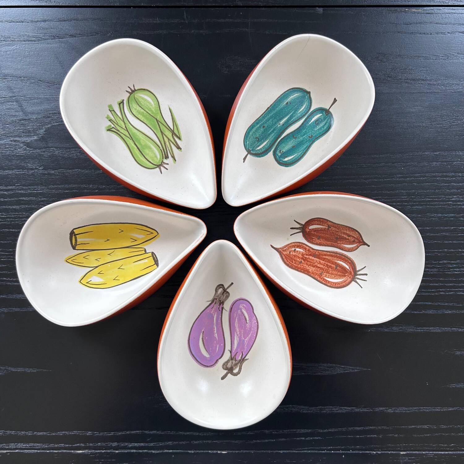 Service de 5 coupelles décor légumes