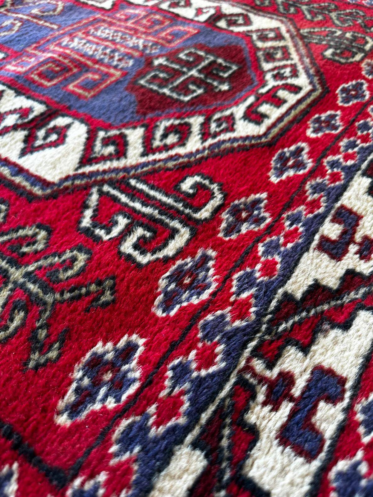 Handmade Persian rug 190cm x 100cm