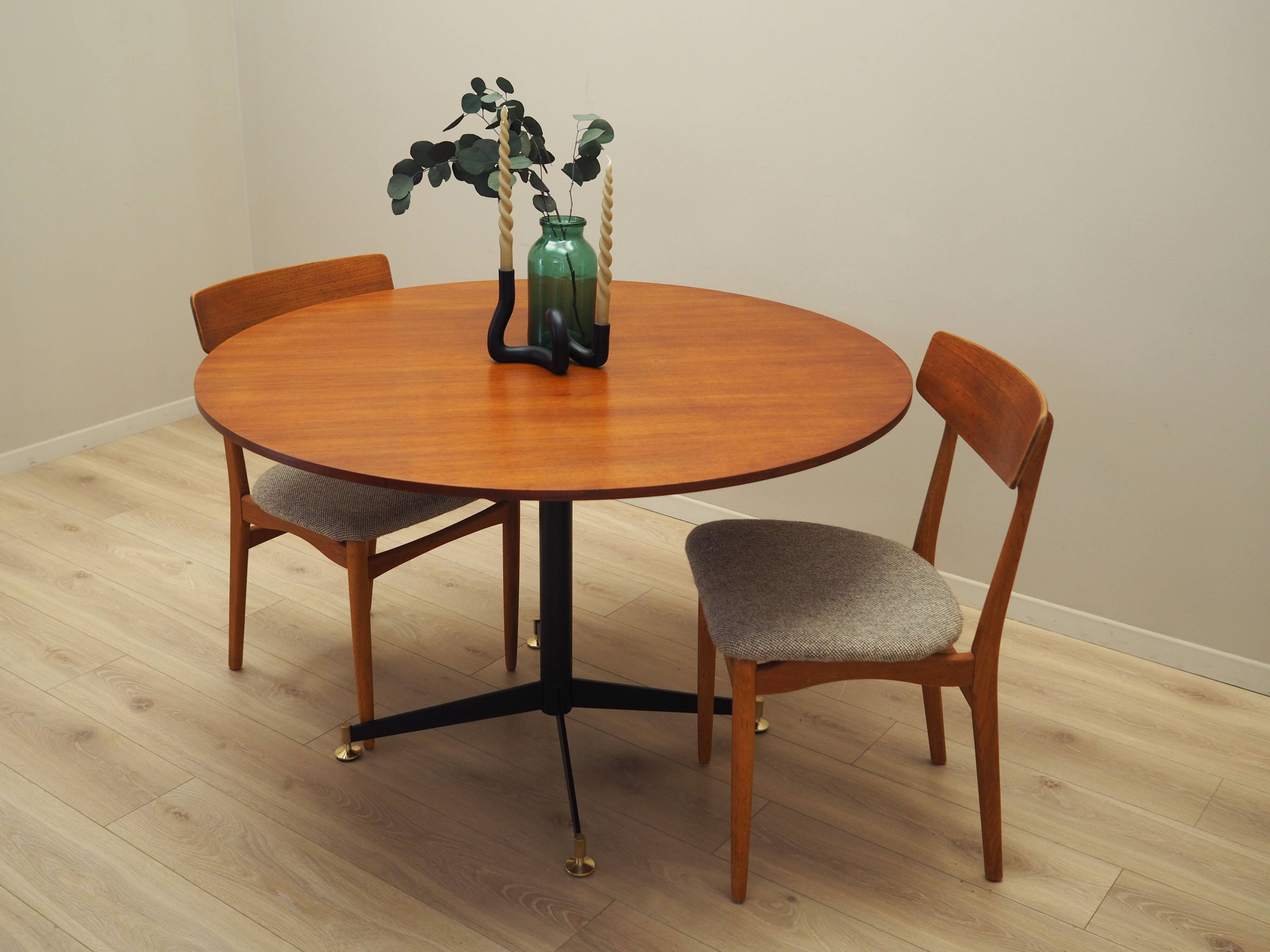 Teak round table, Italian design, 1970s, production: Italy