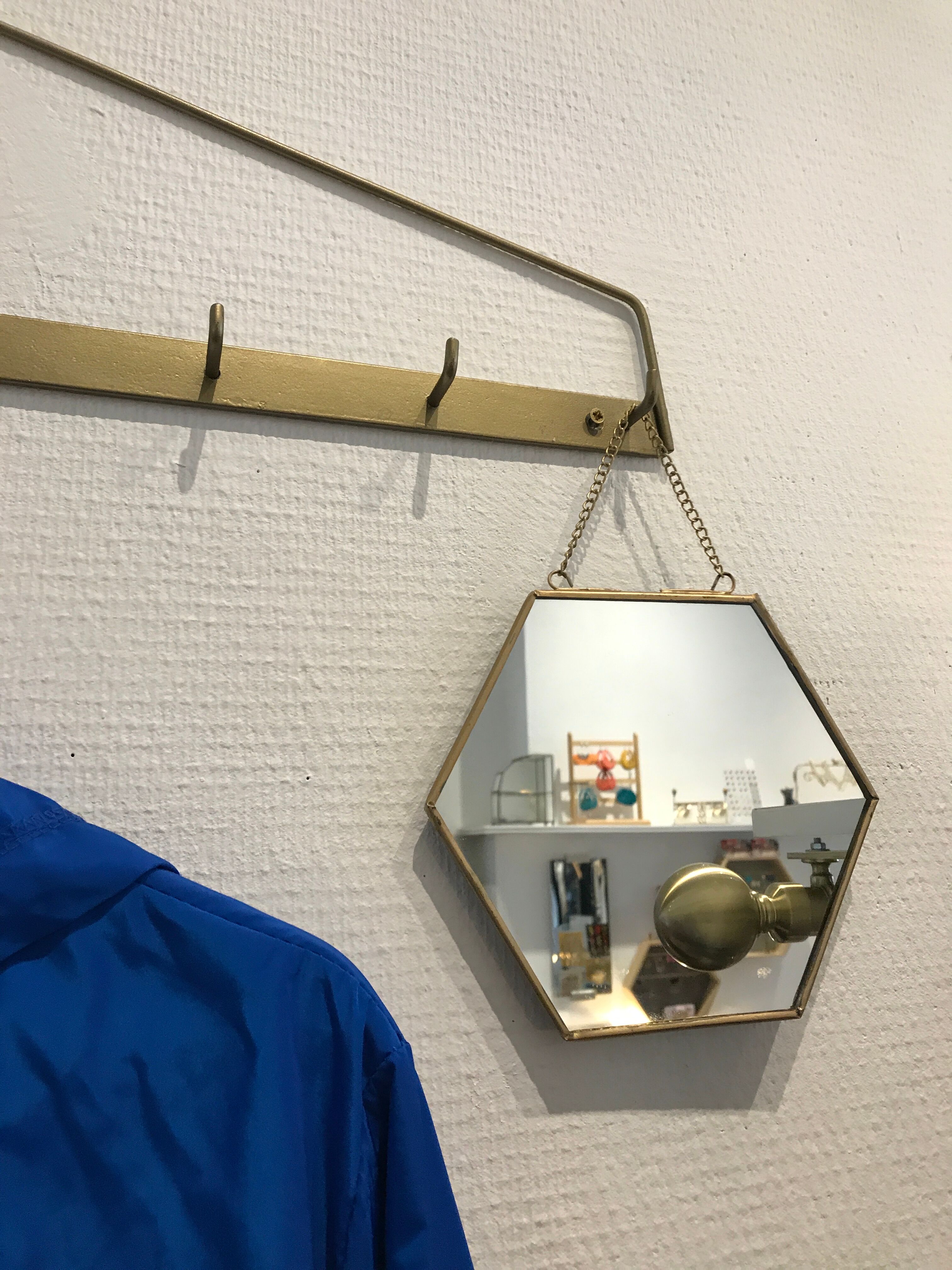 Brass hexagonal mirror 17x15cm