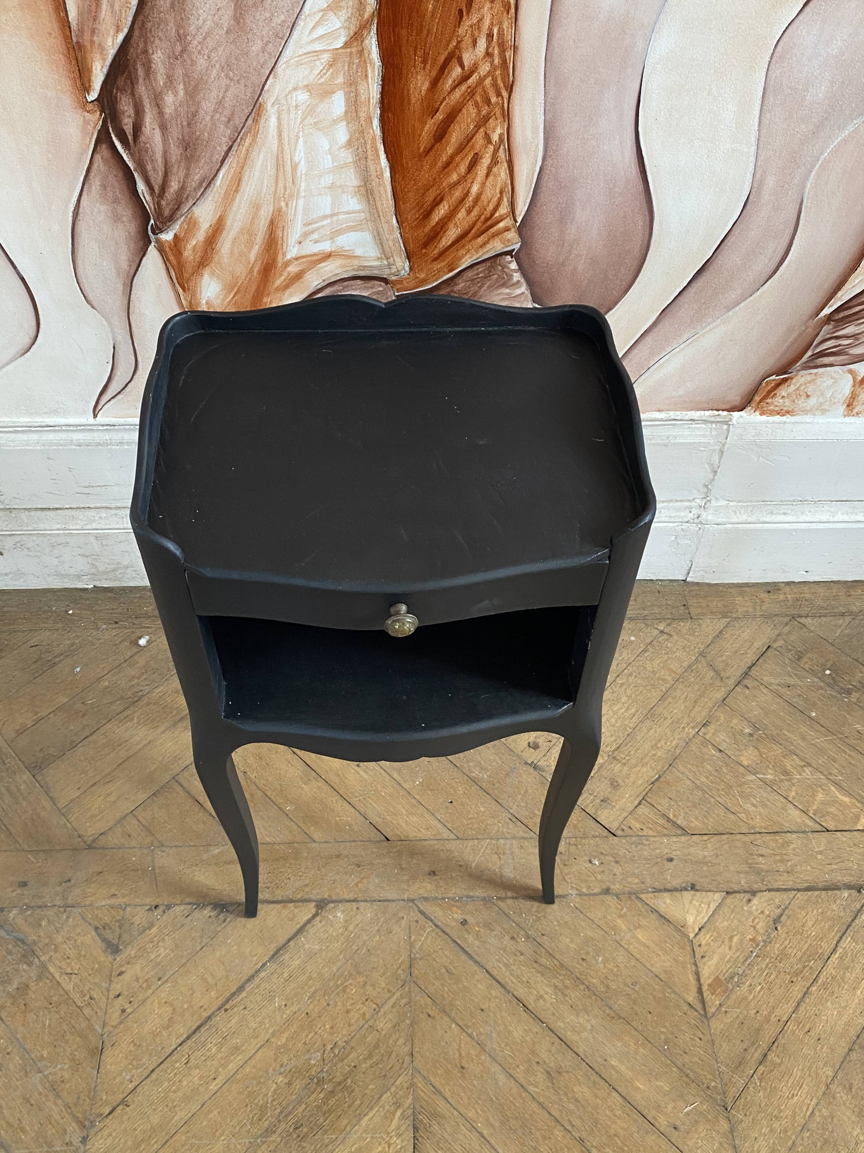 Louis 15 bedside table