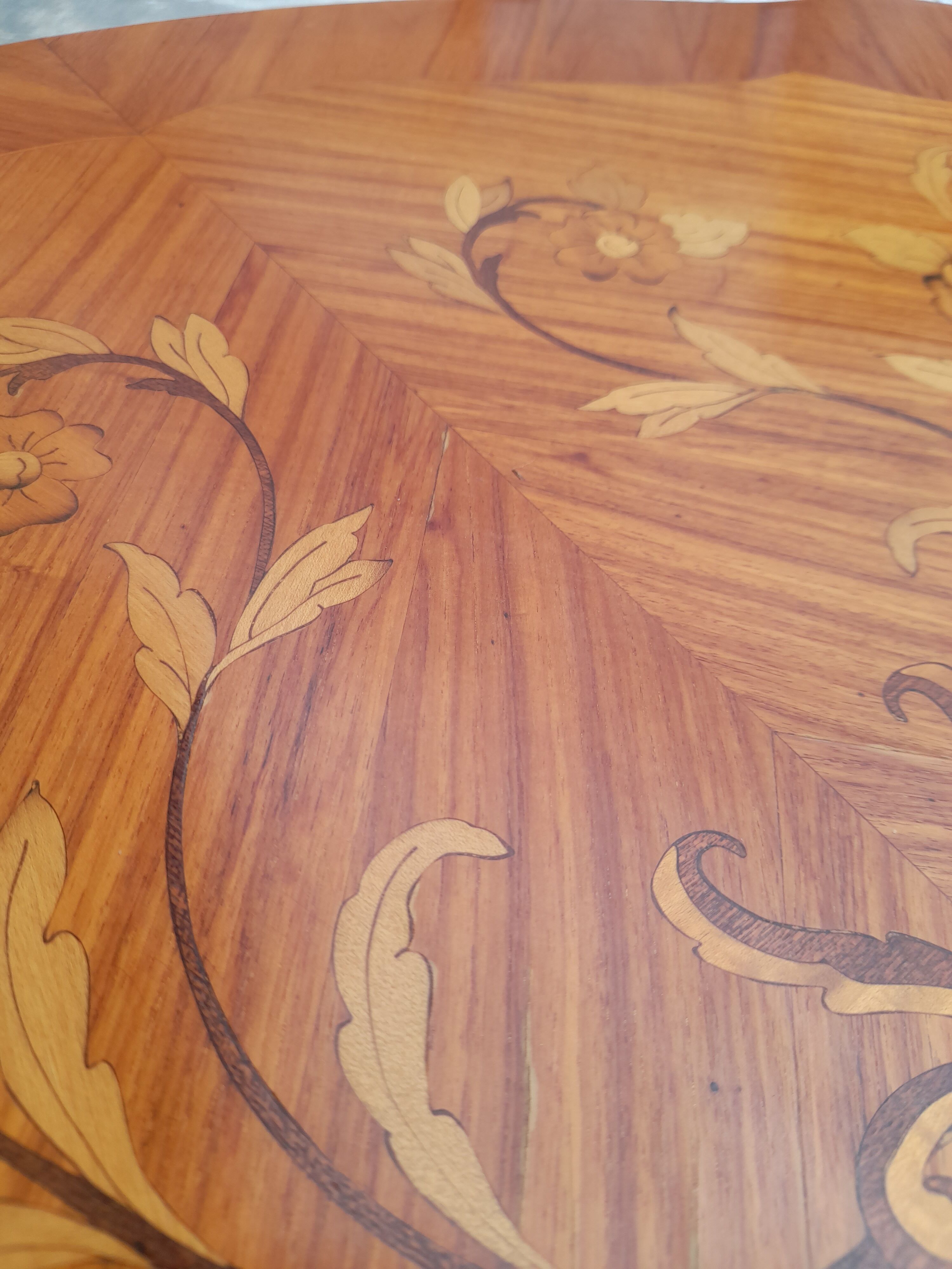 Table basse style Louis XV en bois de rose