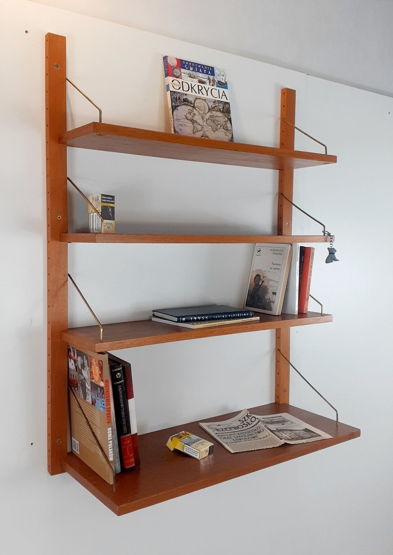 Norwegian teak shelf model Rival by Brødrene Jåtog Møbelfabrikk, 1960s