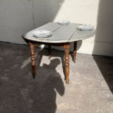 Drop-leaf table