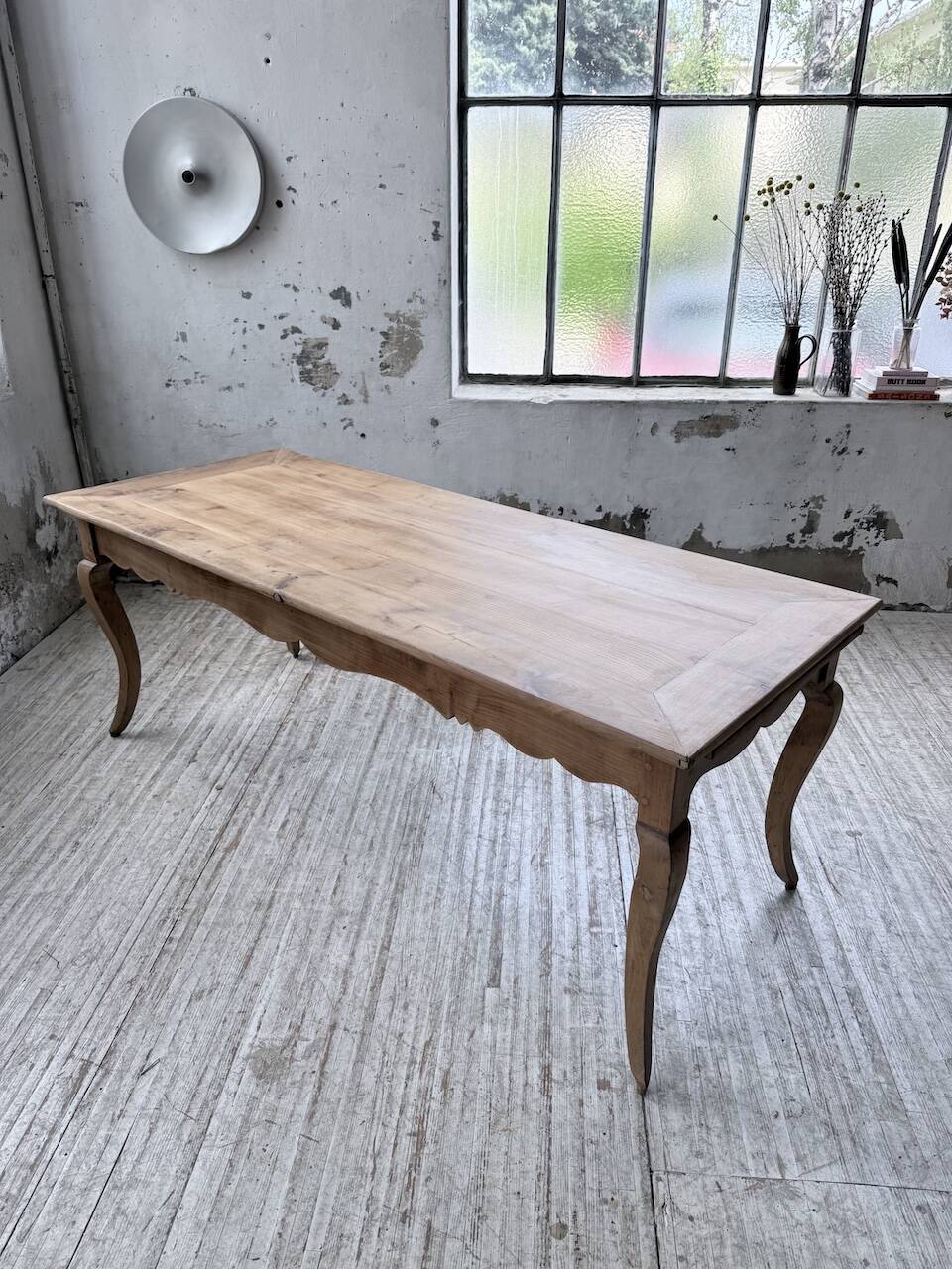 Farm table cherry wood with curved legs, 19th century.