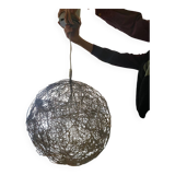 Suspension "Fil de fer" par Enzo Catellani