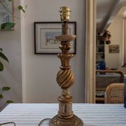 Pied de lampe en bois