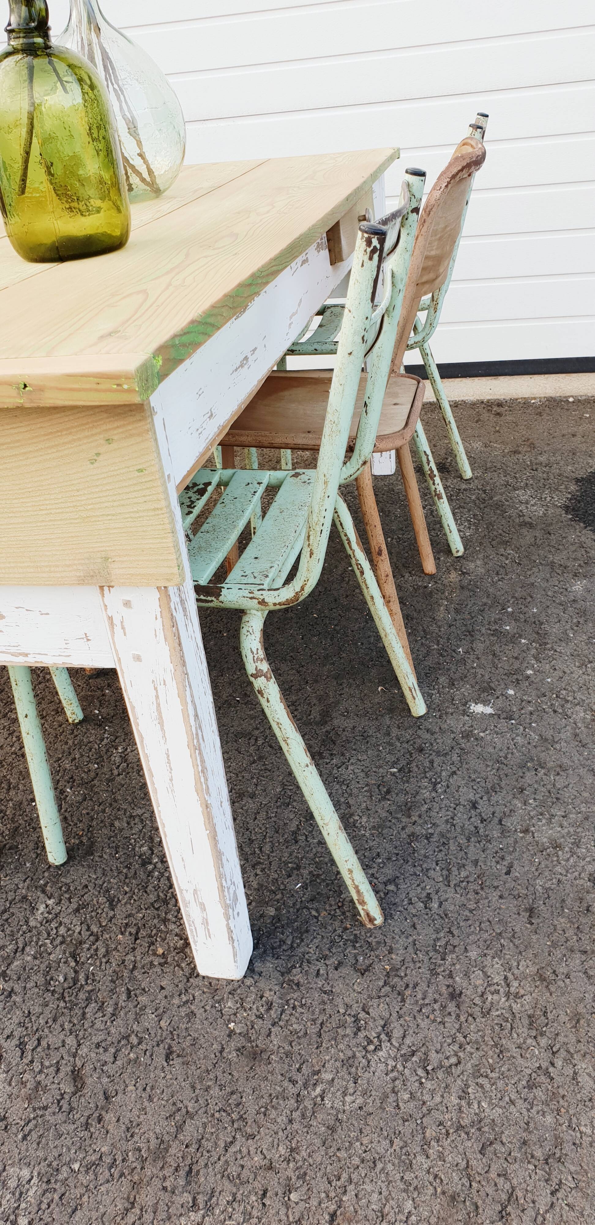 Farm table