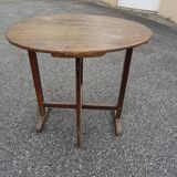 Tilting winegrower's table
