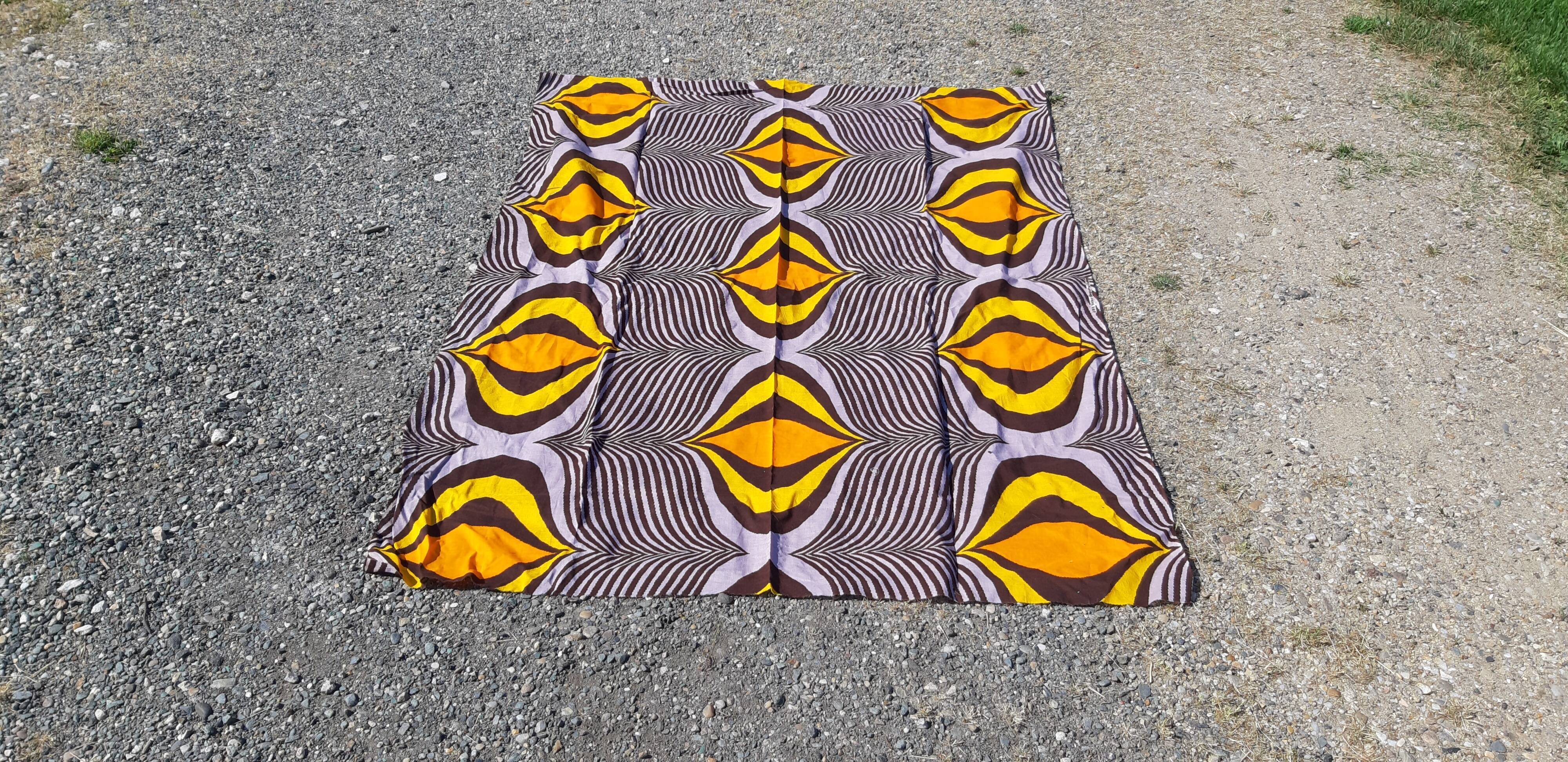 Tapis vintage des années 70 153x110cm